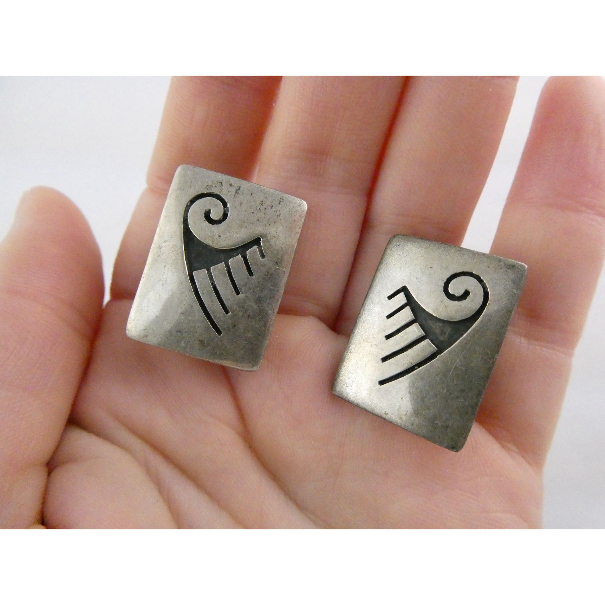 Vintage Tom Bahe NA Navajo Sterling Silver Glyph Cufflinks 15.4g 1 Inch Wide