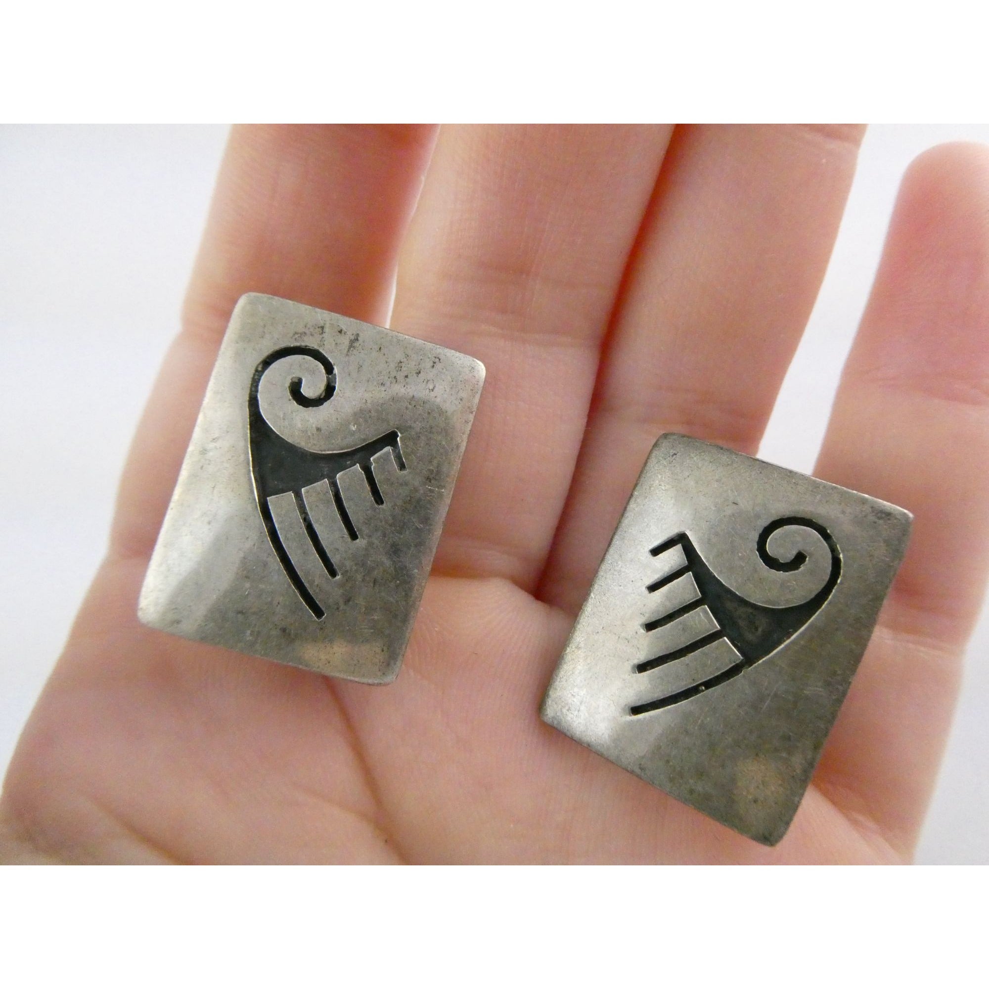 Vintage Tom Bahe NA Navajo Sterling Silver Glyph Cufflinks 15.4g 1 Inch Wide