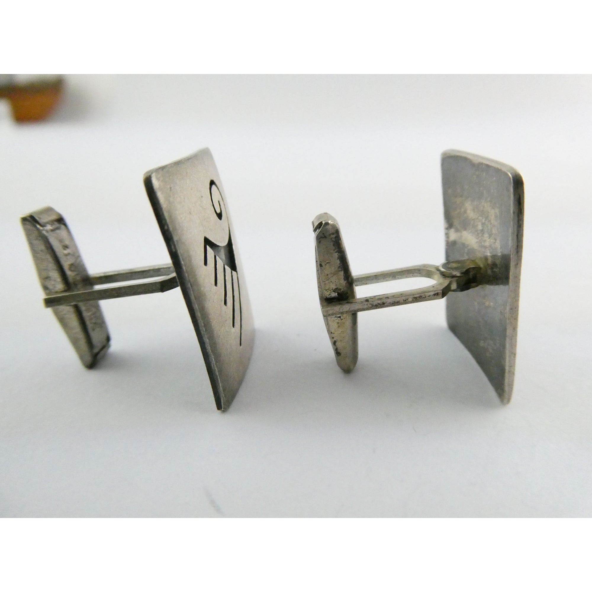 Vintage Tom Bahe NA Navajo Sterling Silver Glyph Cufflinks 15.4g 1 Inch Wide