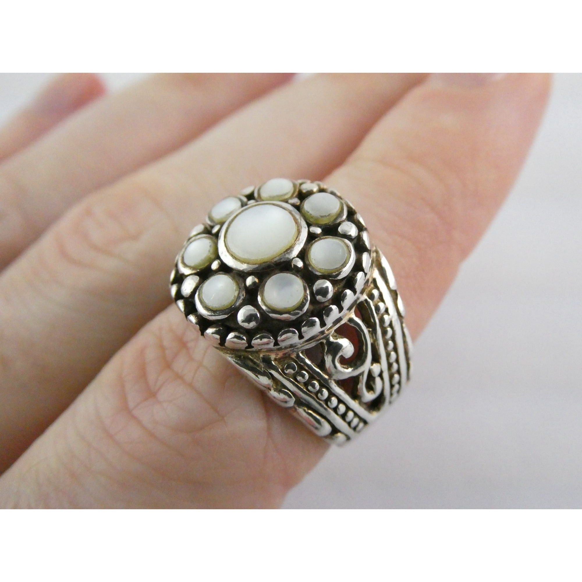 Sterling Silver MOP Shell Floral Design Ornate Scrollwork Ring Size 8 9g