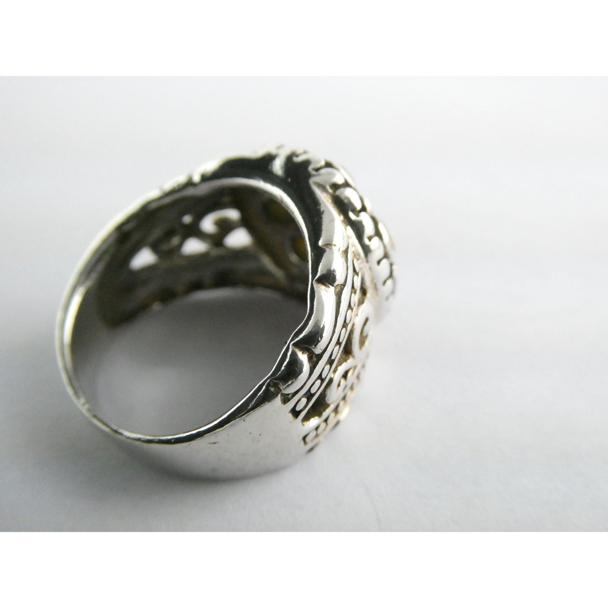 Sterling Silver MOP Shell Floral Design Ornate Scrollwork Ring Size 8 9g