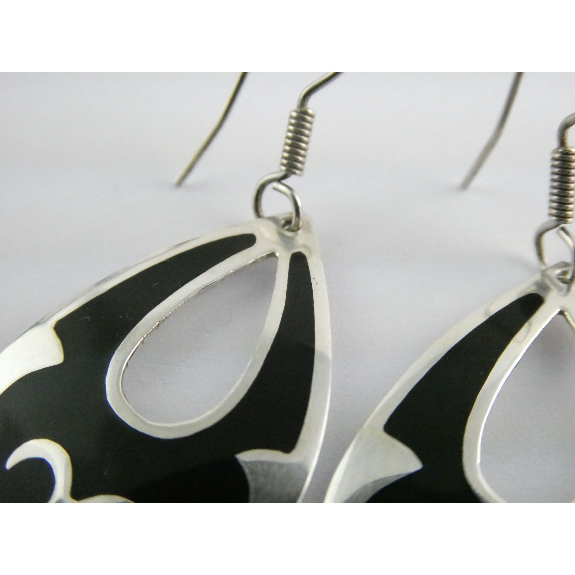 Taxco Mexico Sterling Silver Black Enamel Swirl Design Hook Earrings 4g 1.75 In