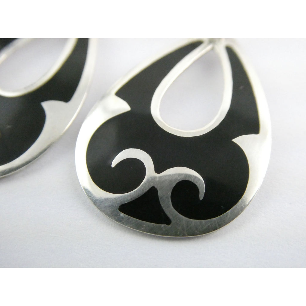 Taxco Mexico Sterling Silver Black Enamel Swirl Design Hook Earrings 4g 1.75 In