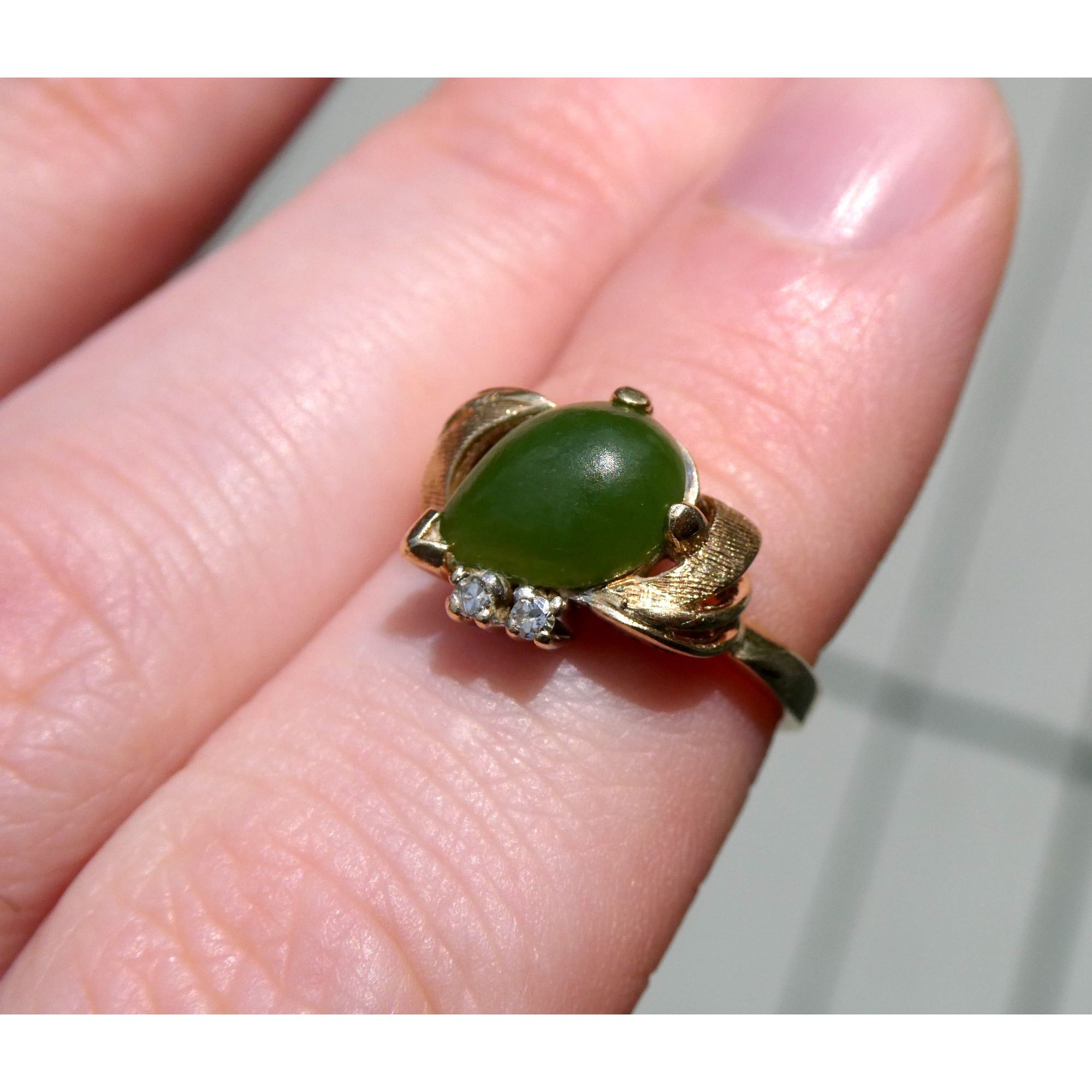 Vintage Designer 14k Yellow Gold Nephrite Jade Two Diamond Ring Size 5.5 3.1g