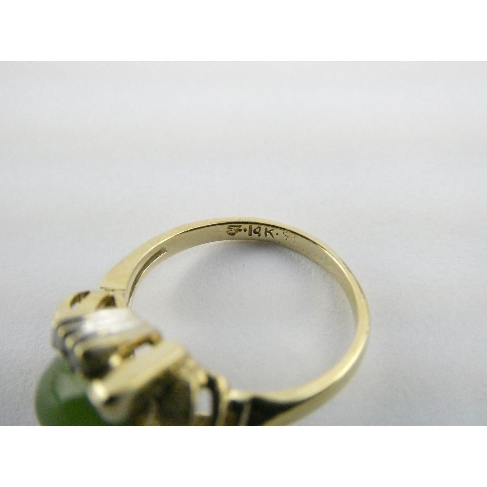 Vintage Designer 14k Yellow Gold Nephrite Jade Two Diamond Ring Size 5.5 3.1g