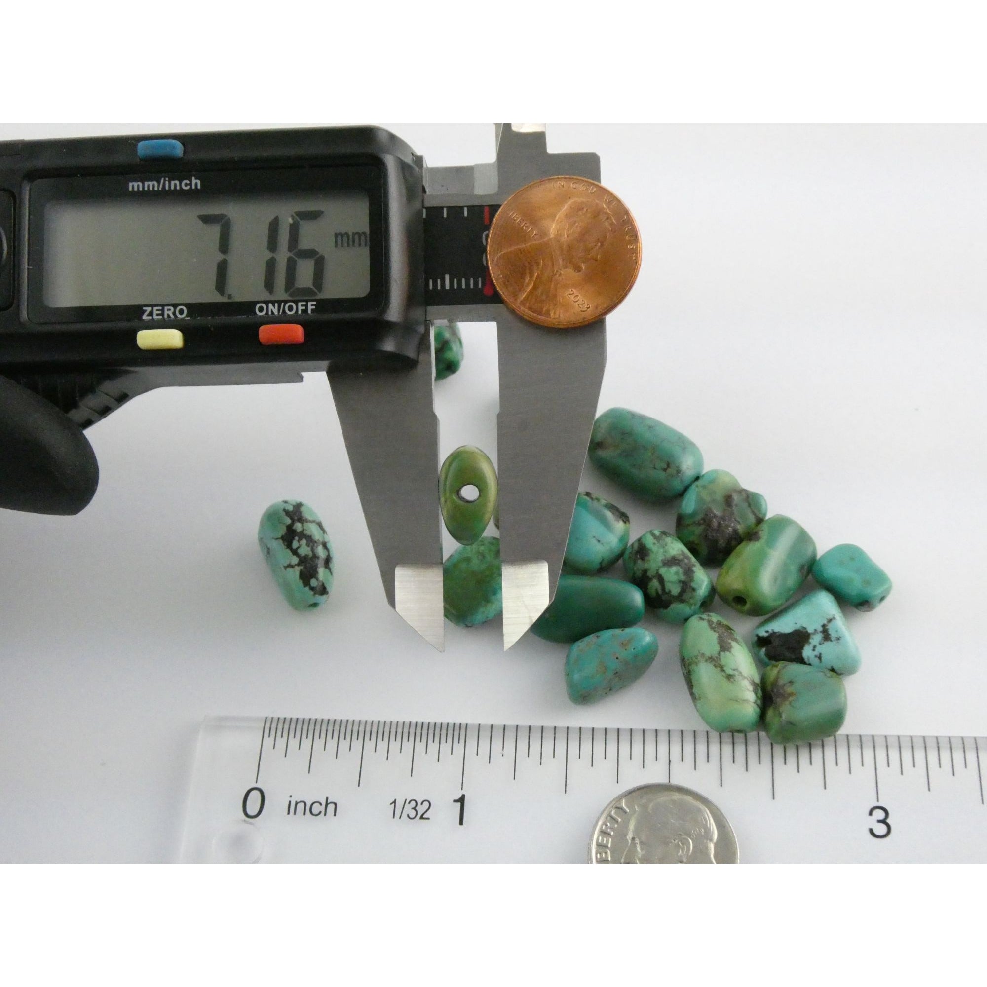 Group of 17 Loose Turquoise Drilled Beads Total Weight 23.3g Varied Sizes
