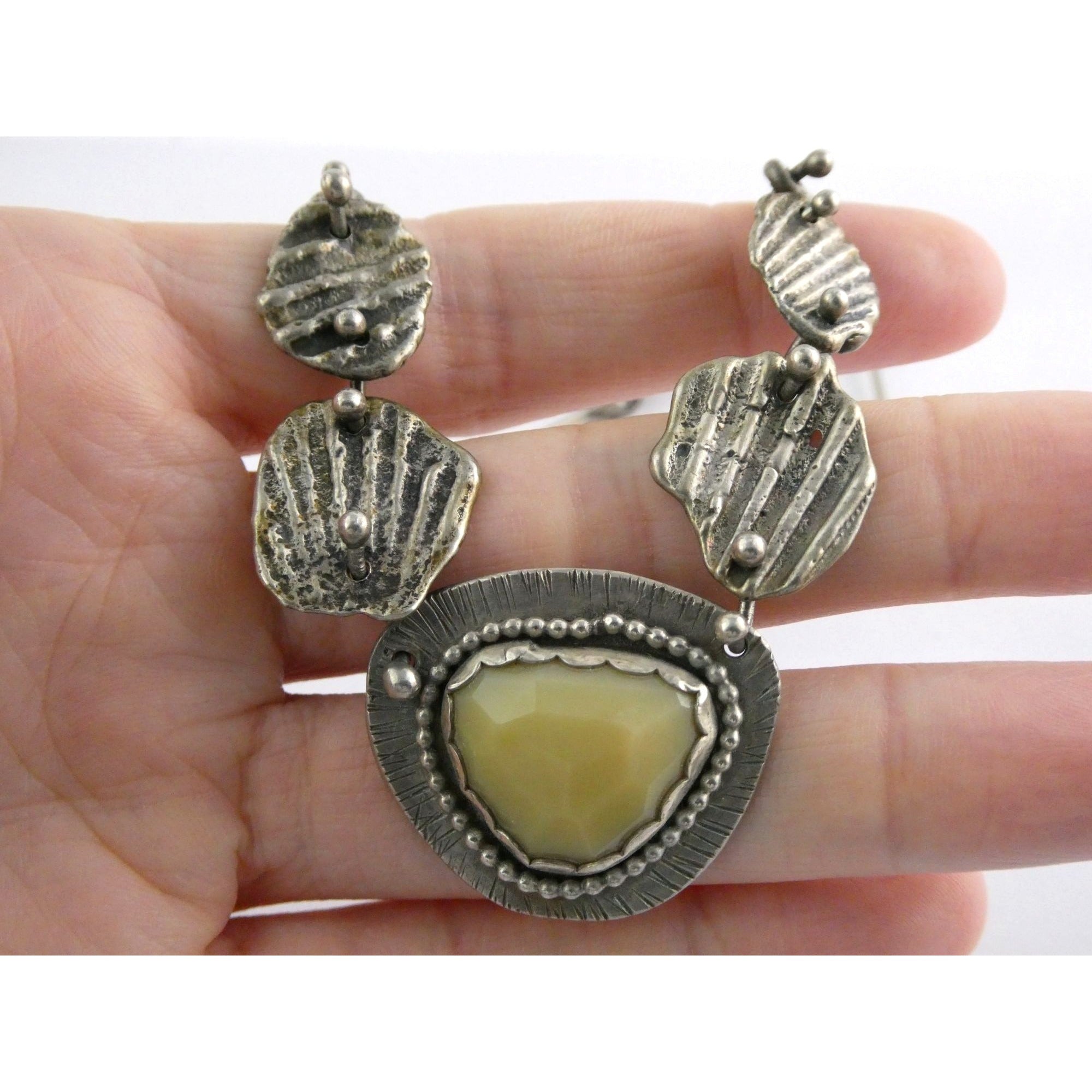 Vintage Artisan Made Sterling Silver Faceted Cream Gem Pendant Necklace 36g 17In