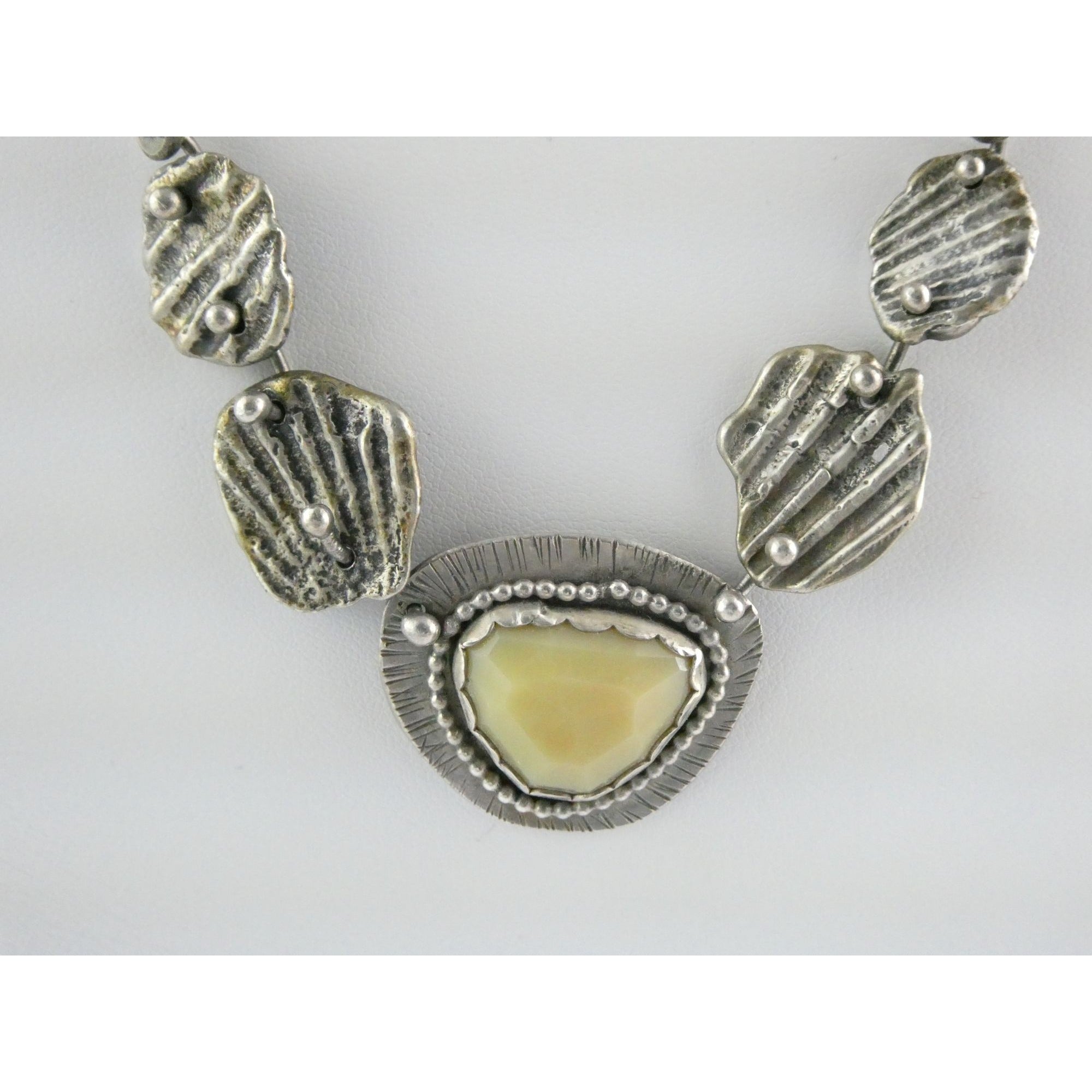 Vintage Artisan Made Sterling Silver Faceted Cream Gem Pendant Necklace 36g 17In