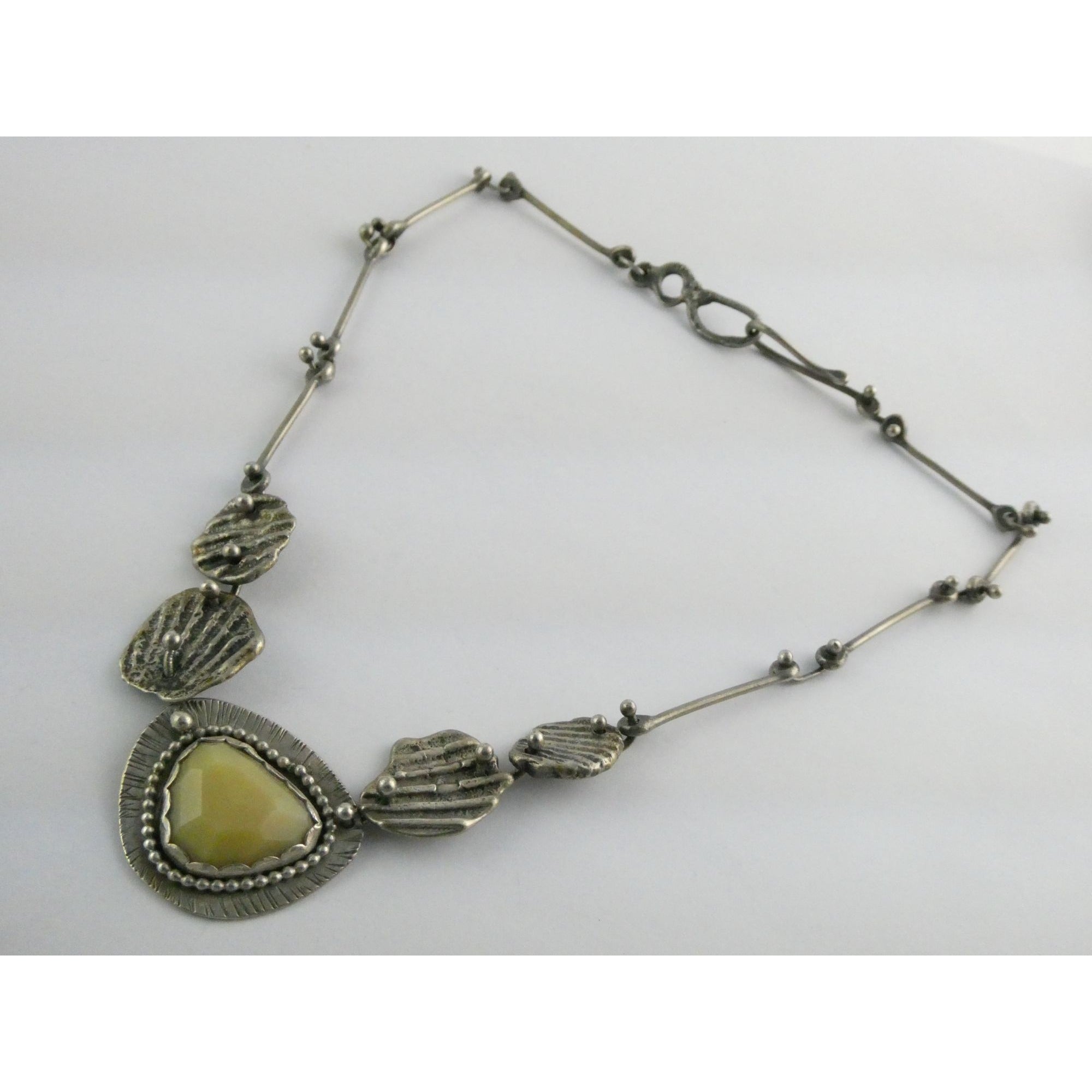 Vintage Artisan Made Sterling Silver Faceted Cream Gem Pendant Necklace 36g 17In