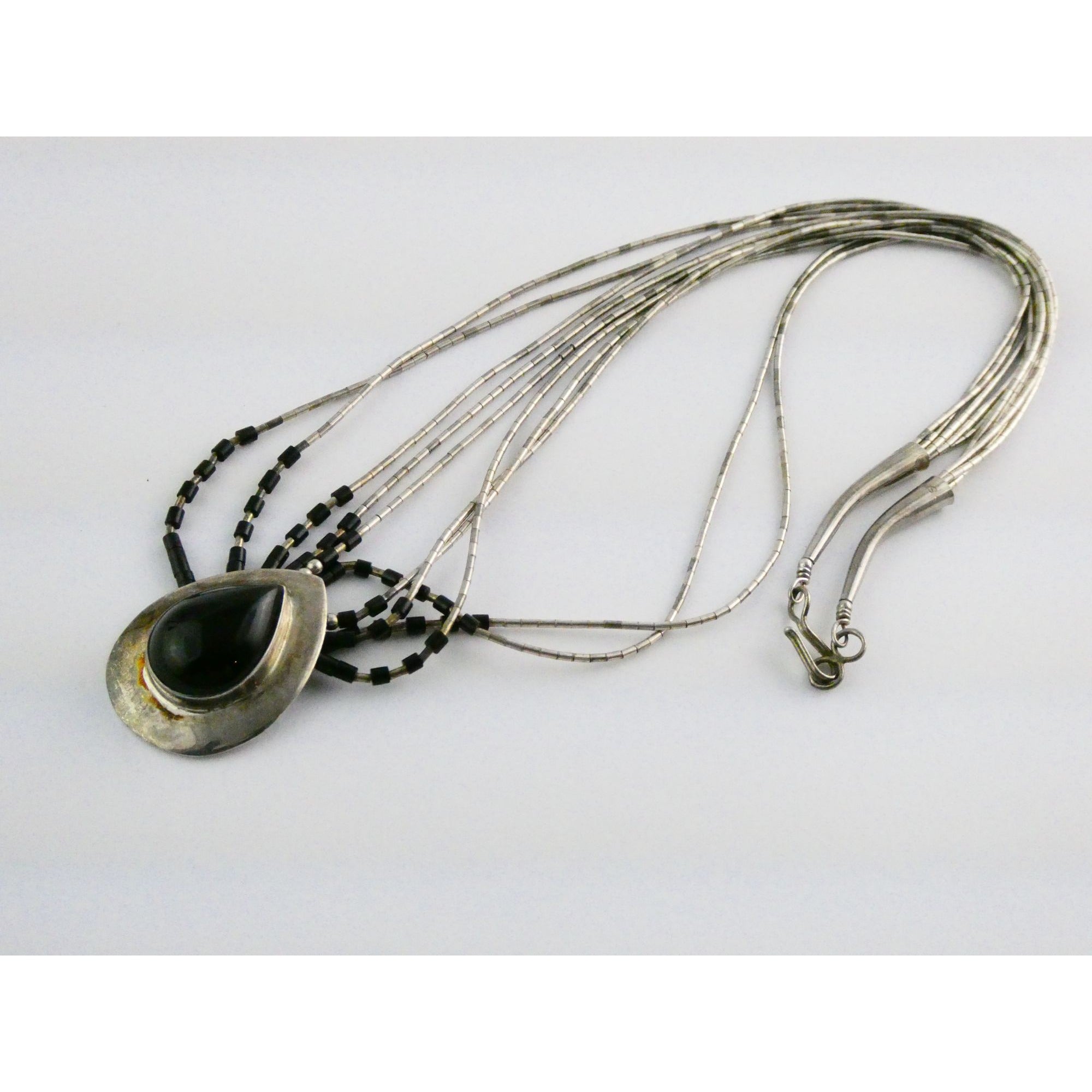 NA Navajo Felix Perry Sterling Silver Black Onyx Liquid Silver Pendant Necklace