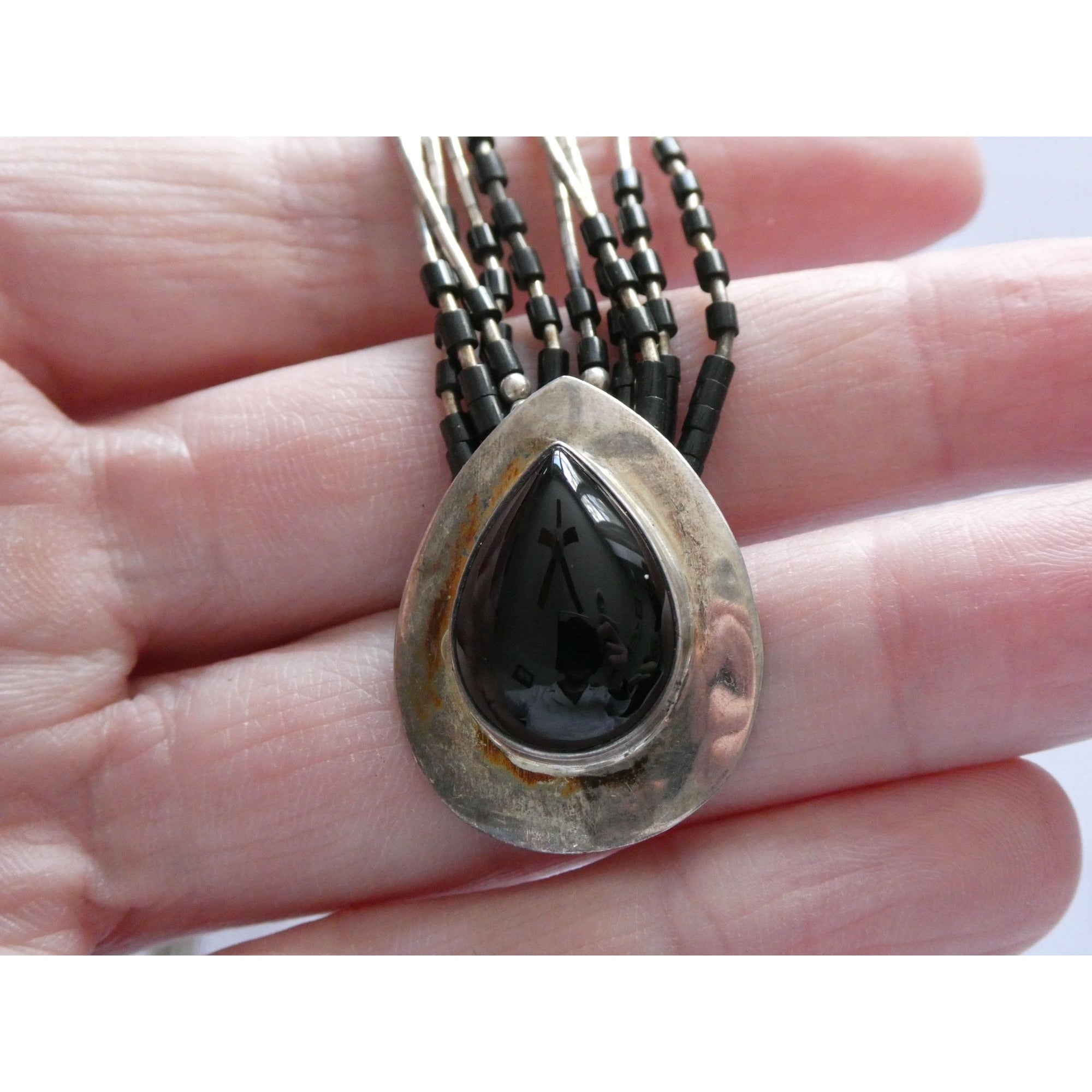 NA Navajo Felix Perry Sterling Silver Black Onyx Liquid Silver Pendant Necklace
