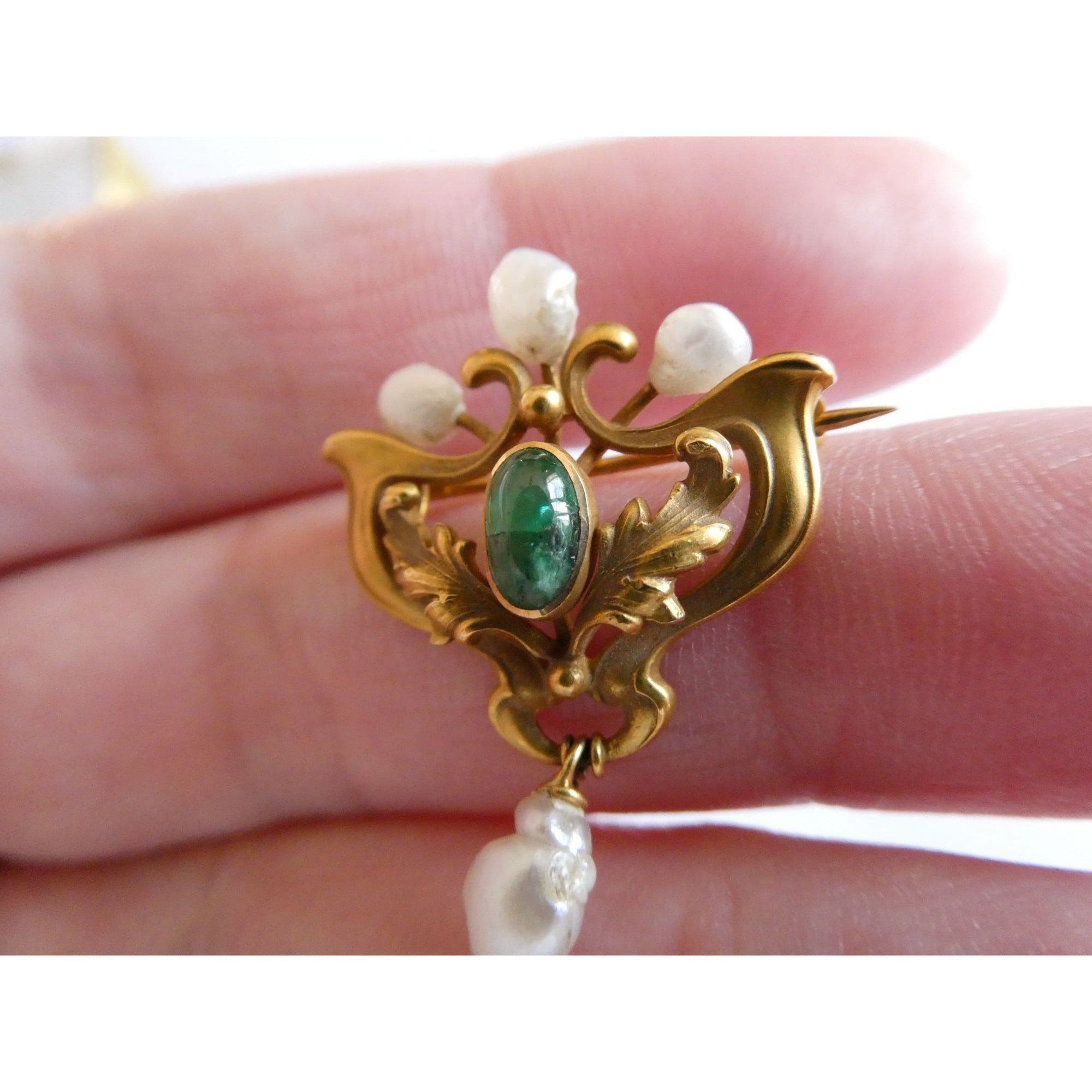 Antique Art Nouveau 14K Gold Emerald Cabochon and Baroque Pearl Pin Brooch 3.4g