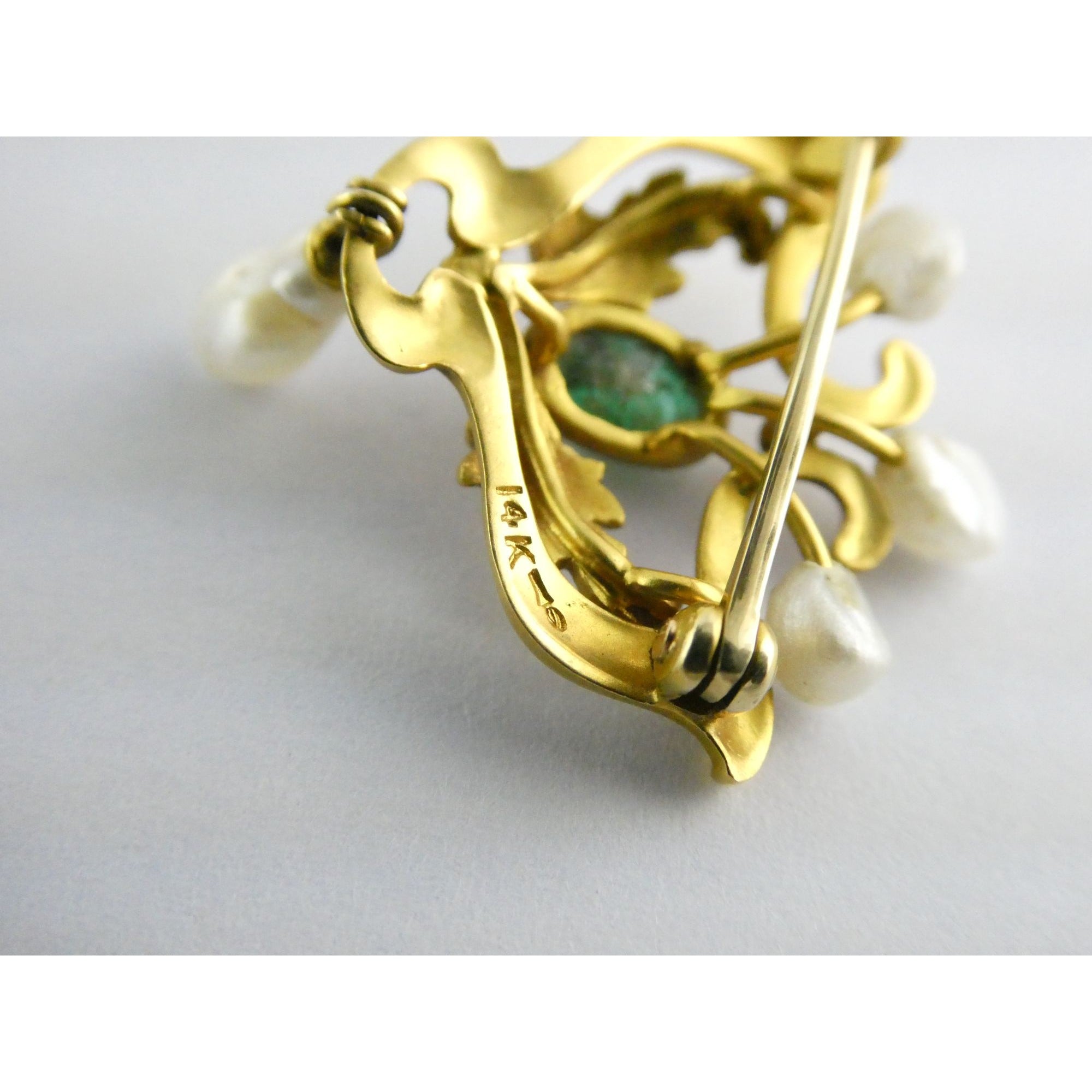 Antique Art Nouveau 14K Gold Emerald Cabochon and Baroque Pearl Pin Brooch 3.4g