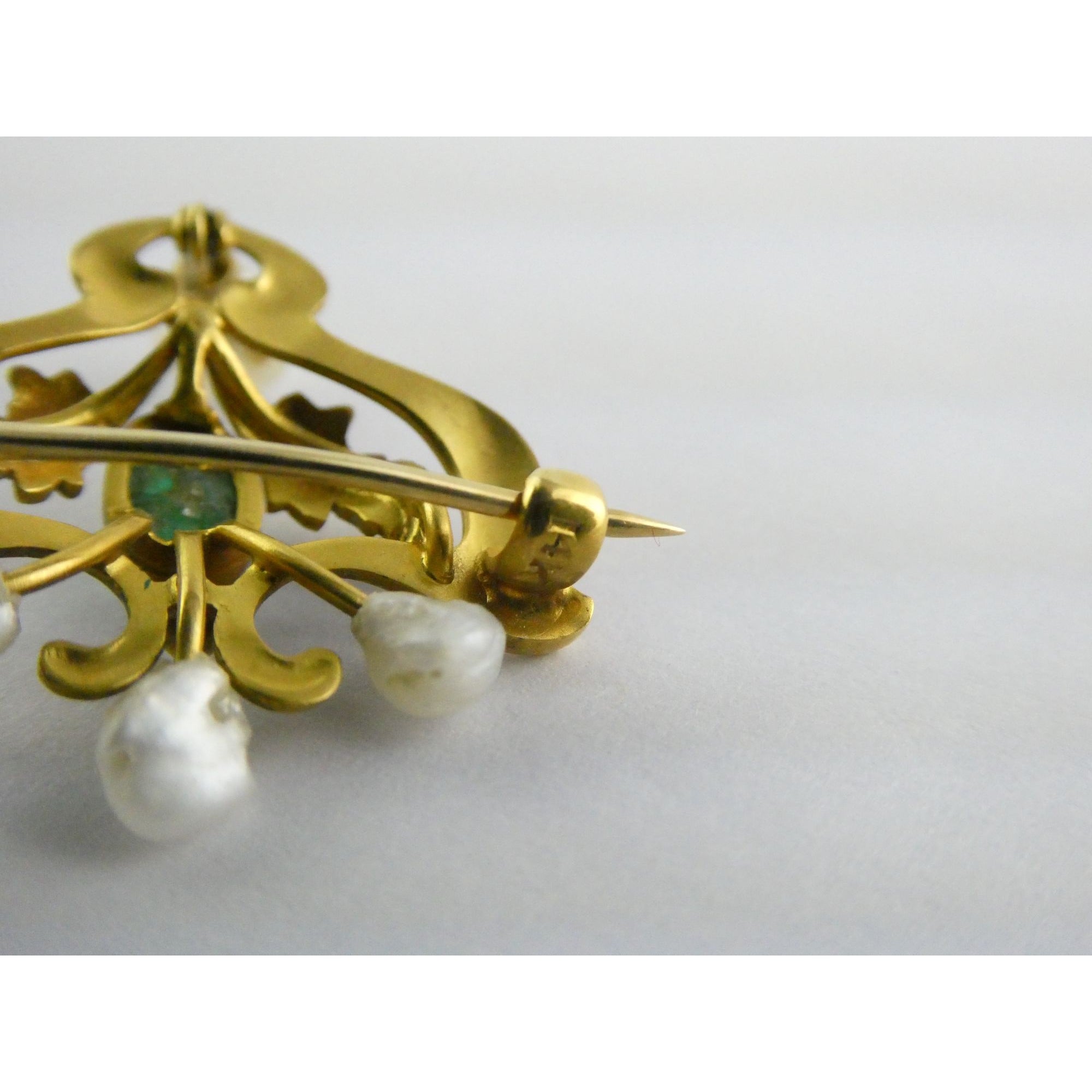 Antique Art Nouveau 14K Gold Emerald Cabochon and Baroque Pearl Pin Brooch 3.4g