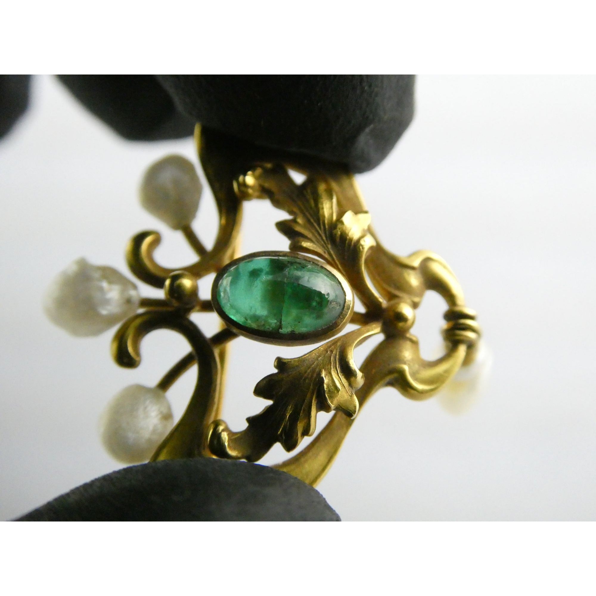 Antique Art Nouveau 14K Gold Emerald Cabochon and Baroque Pearl Pin Brooch 3.4g