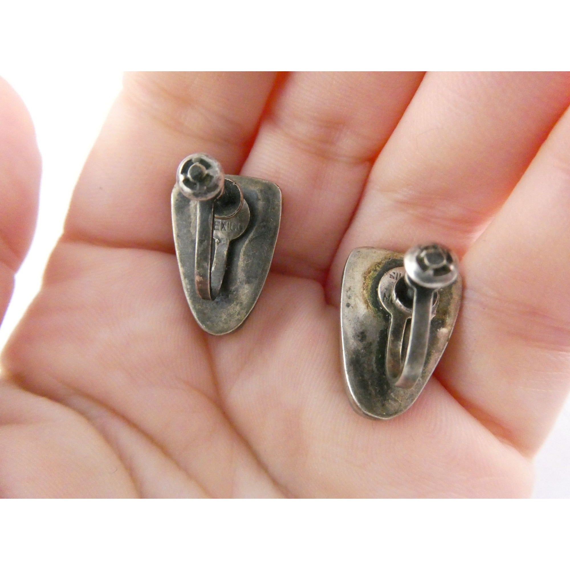 Vintage Mexican Sterling Silver Green Hardstone Jade Face Screwback Earrings