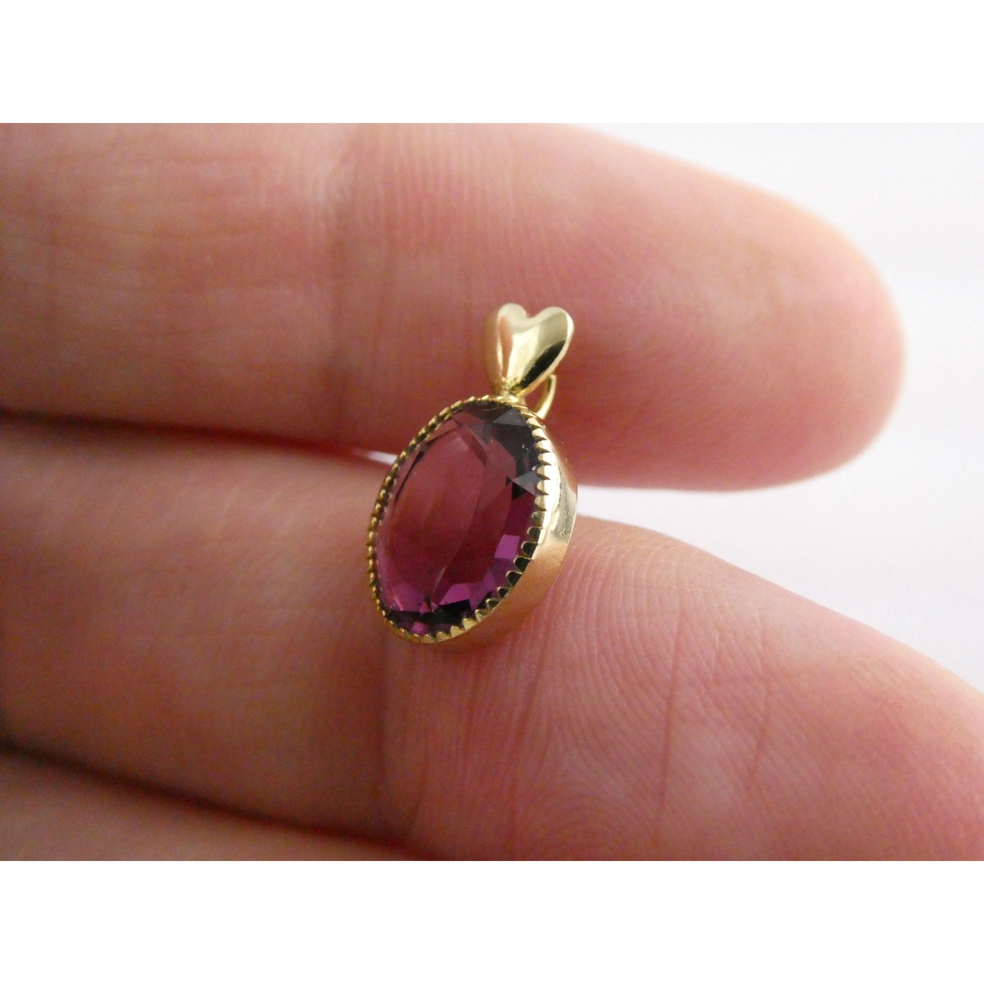 Vintage Gold Tone Metal Heart Bail Amethyst Glass Pendant 1g 15mm Length