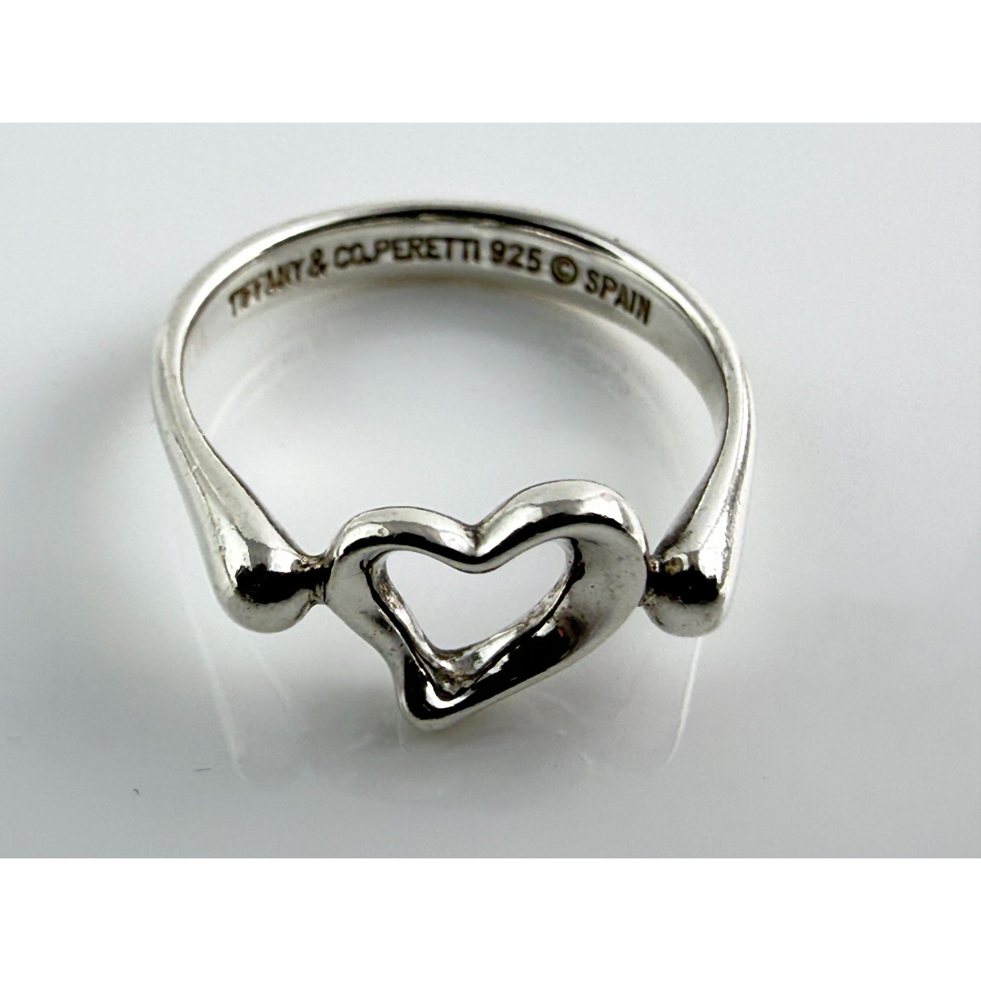 Tiffany and Co Elsa Peretti Sterling Silver Open Heart Ring Size 6 Weighs 2.6g