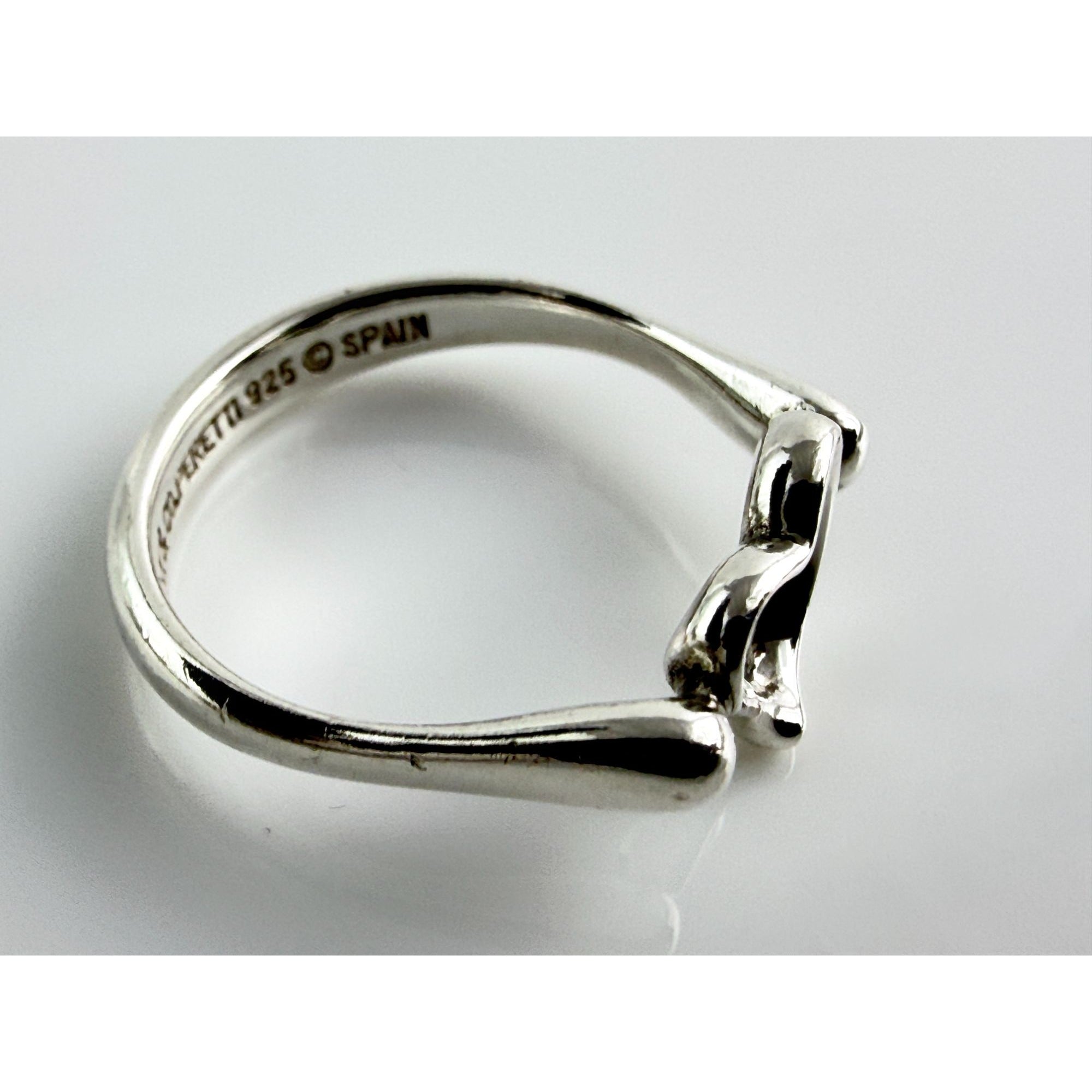 Tiffany and Co Elsa Peretti Sterling Silver Open Heart Ring Size 6 Weighs 2.6g