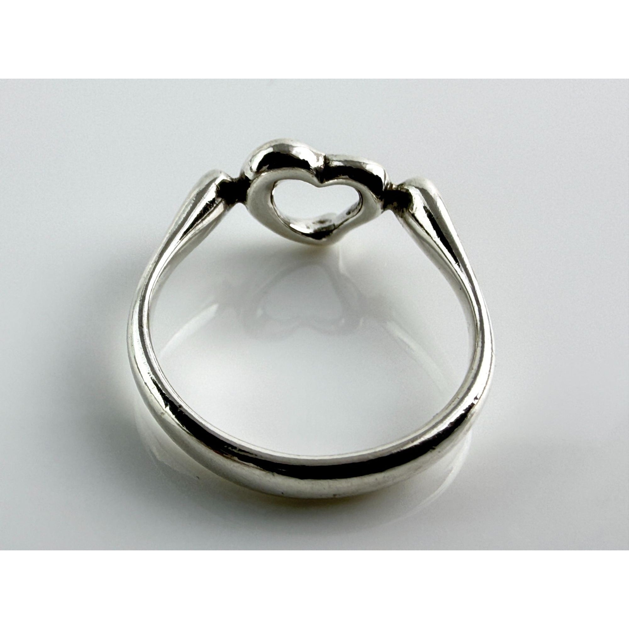 Tiffany and Co Elsa Peretti Sterling Silver Open Heart Ring Size 6 Weighs 2.6g