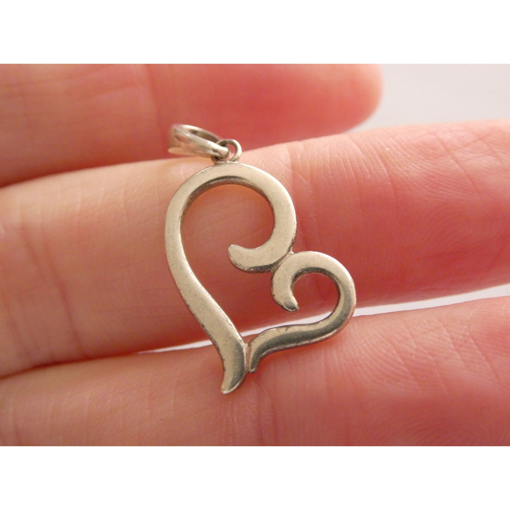 Sterling Silver Curled Heart Openwork Outline Pendant 925 1.7g 25mm Length