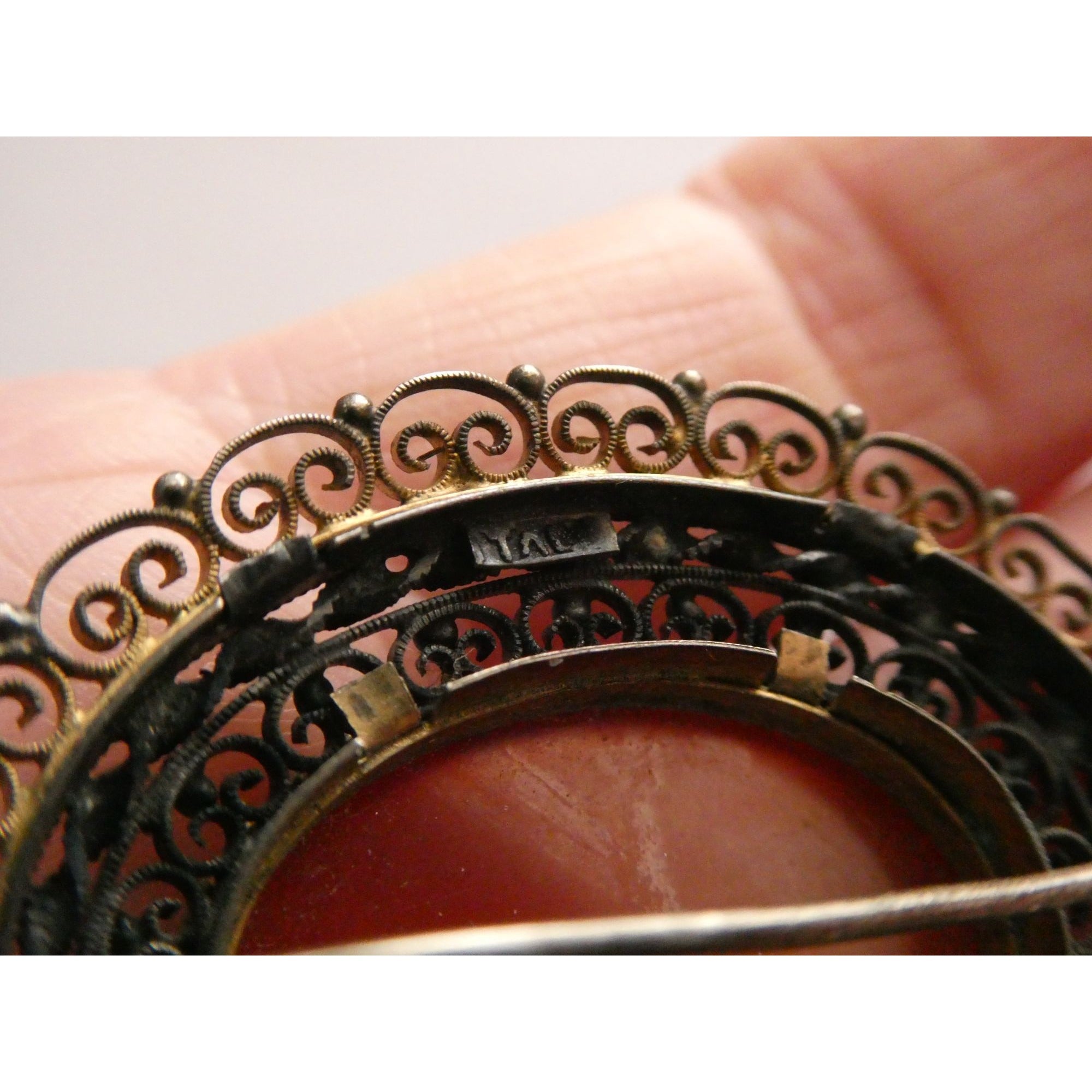Vintage Italian Partially Gilt Sterling Silver Filigree Carnelian Brooch Pin 10g