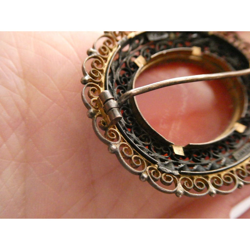 Vintage Italian Partially Gilt Sterling Silver Filigree Carnelian Brooch Pin 10g