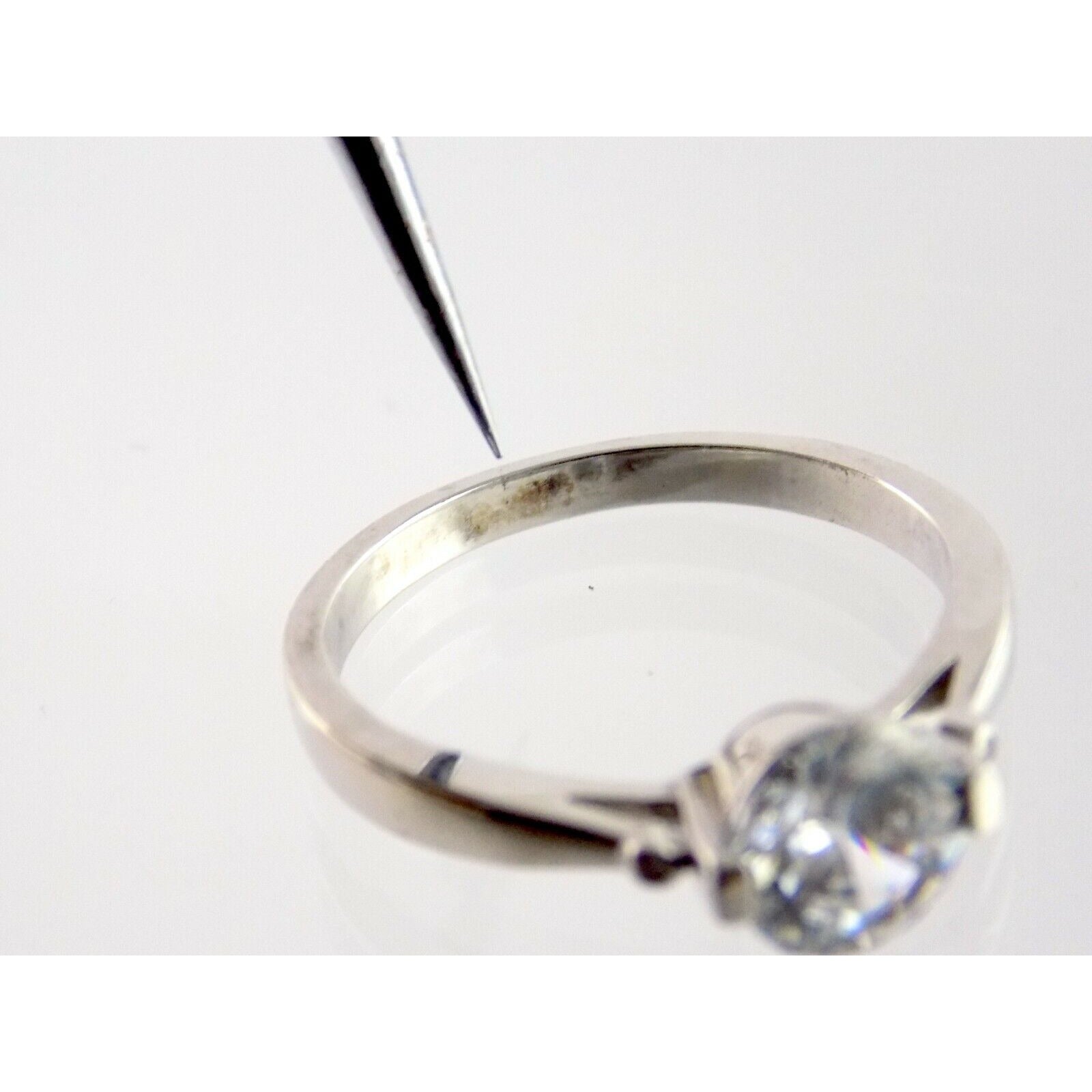 Silver Plated White Cubic Zirconia Solitaire Ring Round Cut CZ 2.9g Size 7.75
