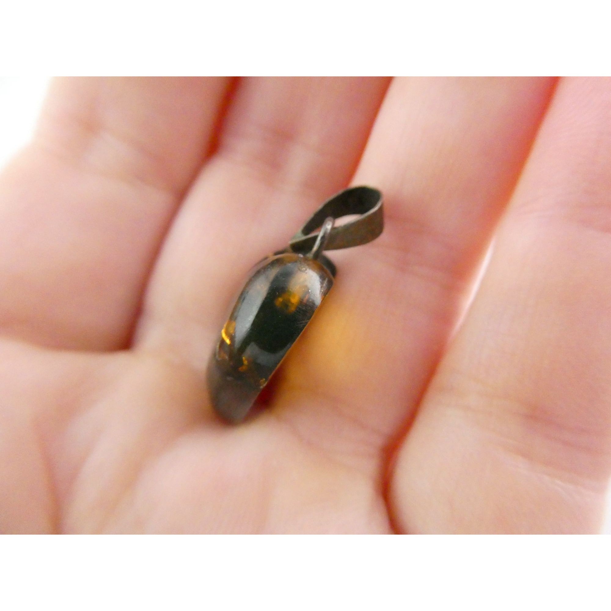 Vintage Sterling Silver Bail Carved Amber Heart Pendant 1.6g 27mm Length