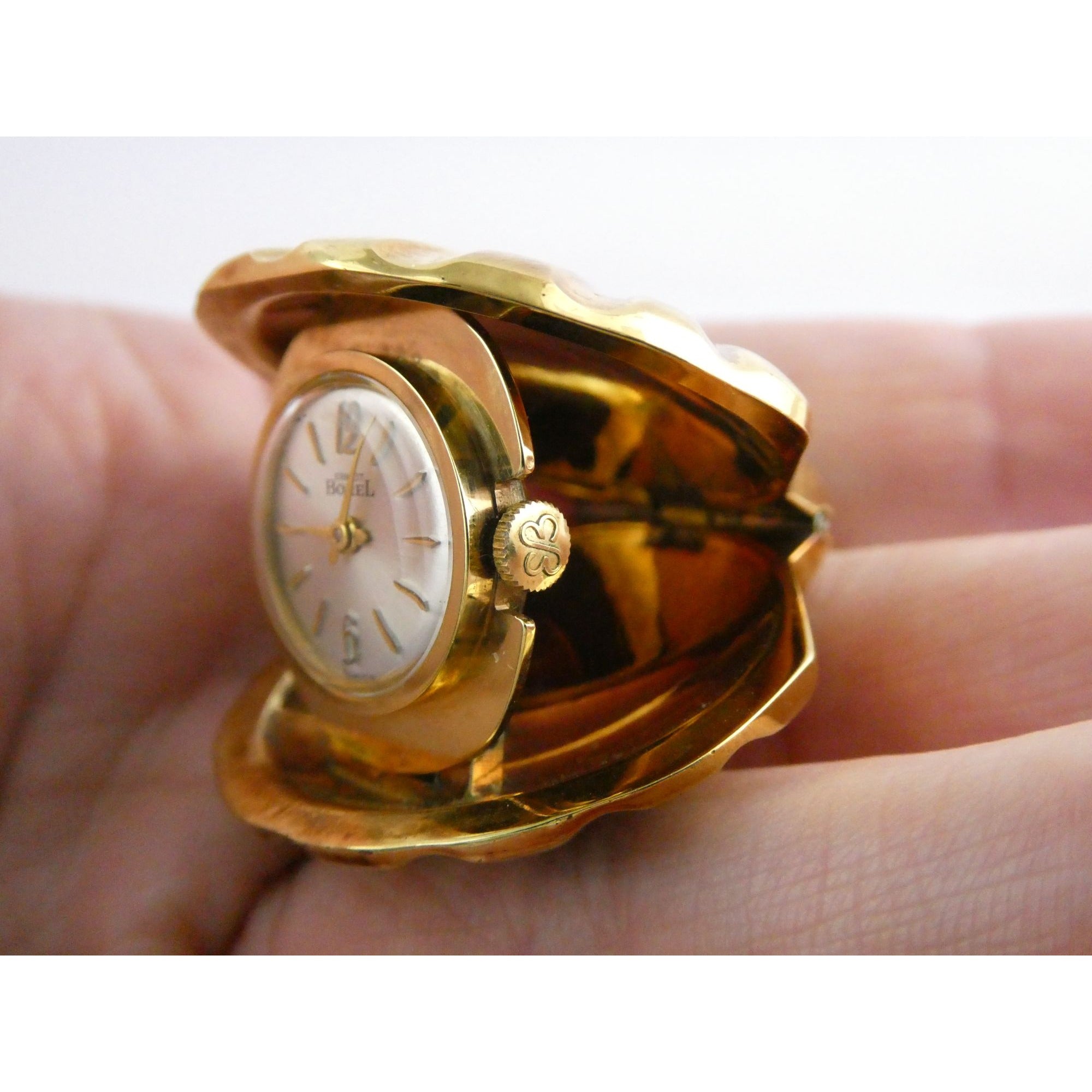 Vintage Ernest Borel Swiss Gold Plated Seashell Watch Pendant Necklace WORKING