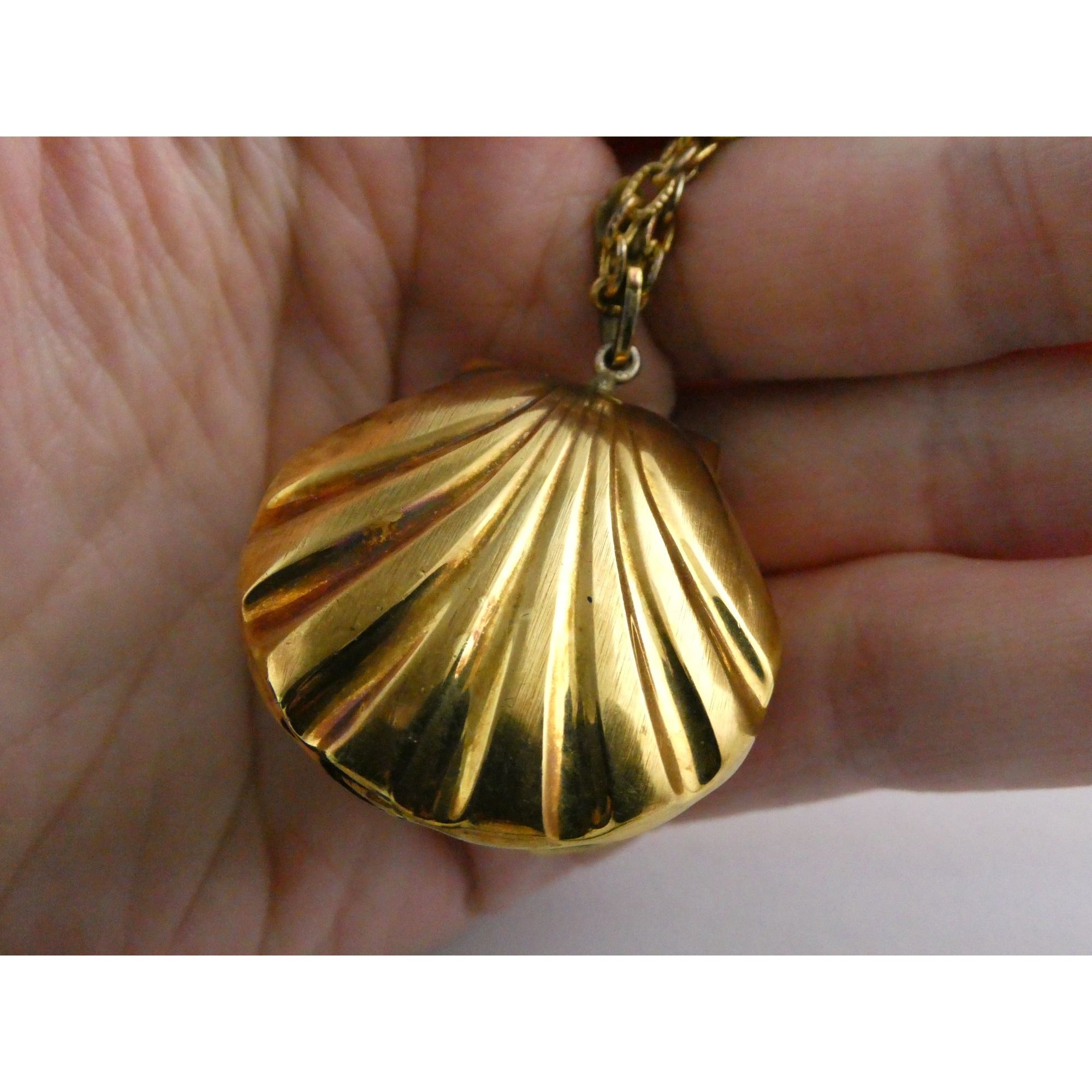 Vintage Ernest Borel Swiss Gold Plated Seashell Watch Pendant Necklace WORKING