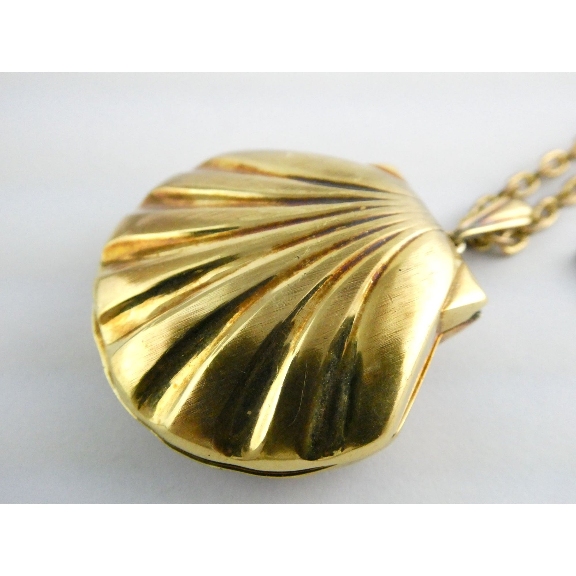 Vintage Ernest Borel Swiss Gold Plated Seashell Watch Pendant Necklace WORKING