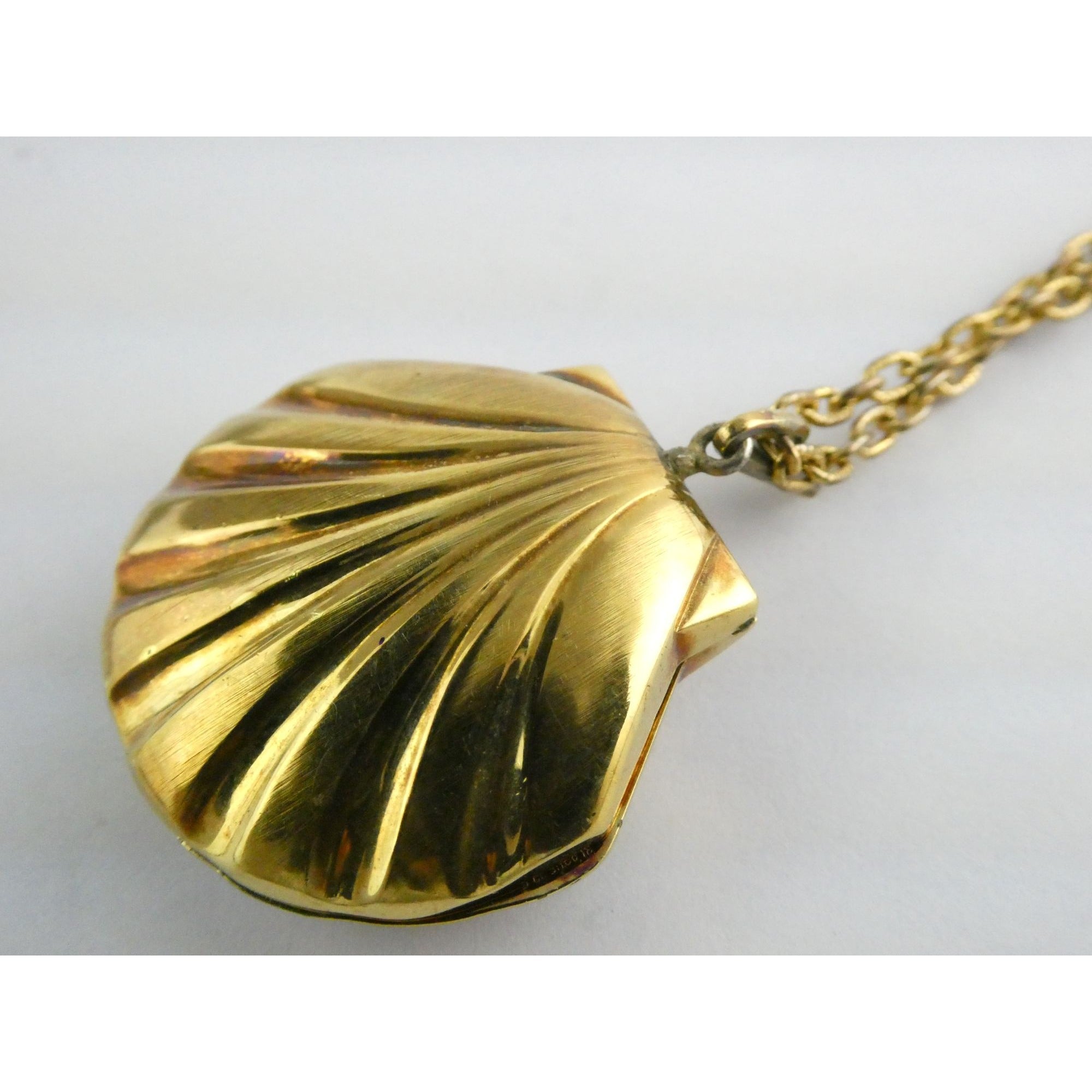 Vintage Ernest Borel Swiss Gold Plated Seashell Watch Pendant Necklace WORKING