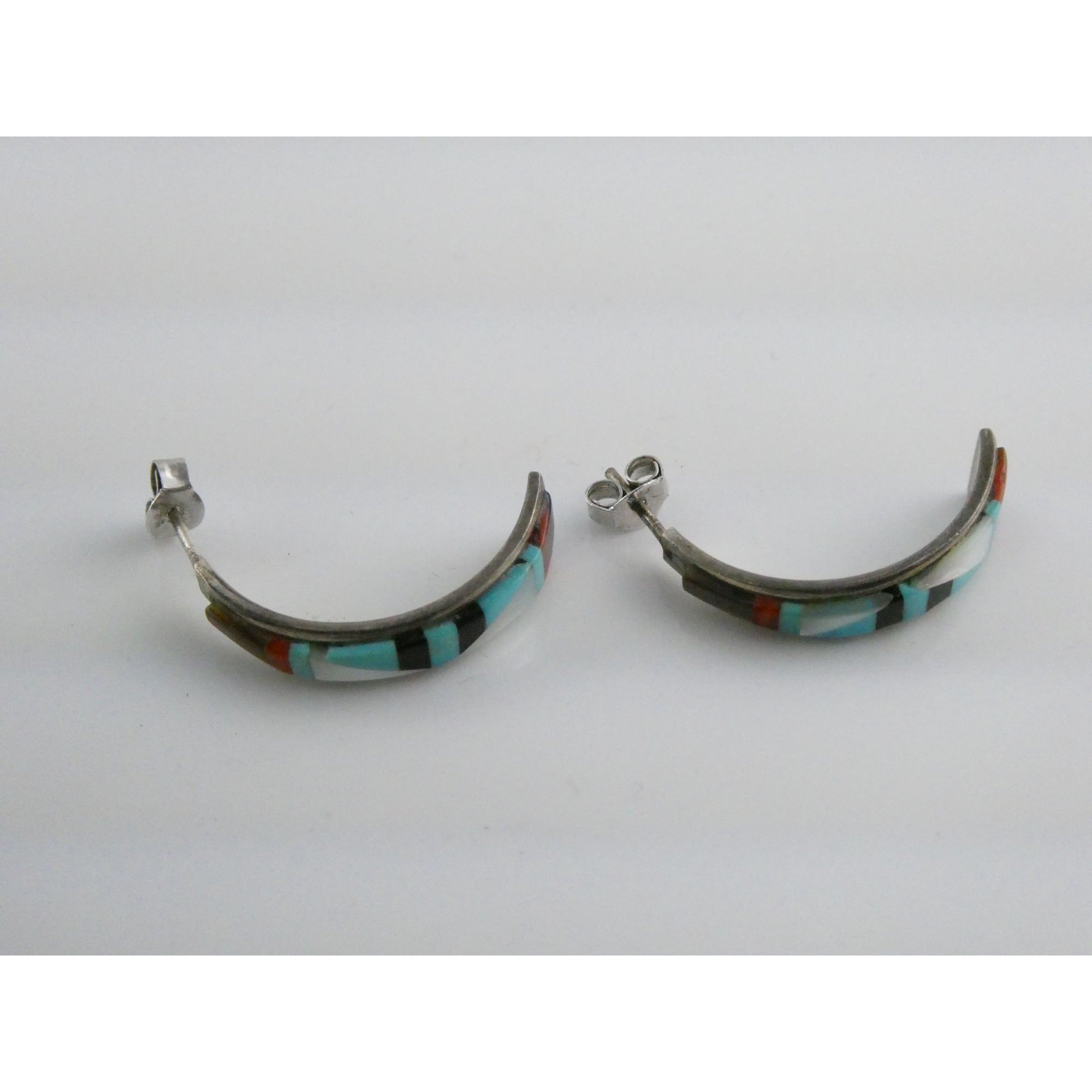 NA Southwestern Unmarked Sterling Silver Gem Inlay Curled Stud Earrings 3g 27mm