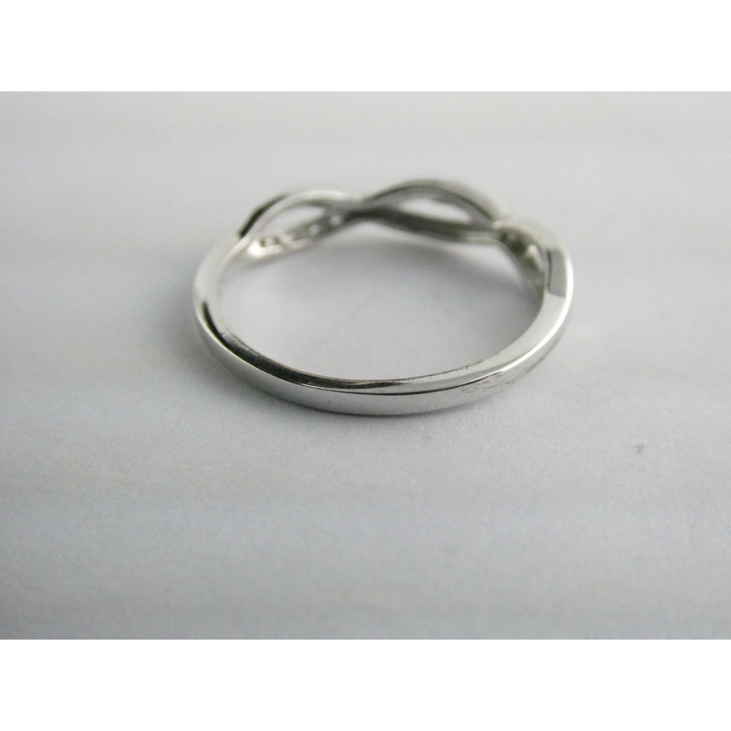 RJ Grazino RJ Sterling Silver Infinity Looped Design Ring Size 10 Weighs 2.1g