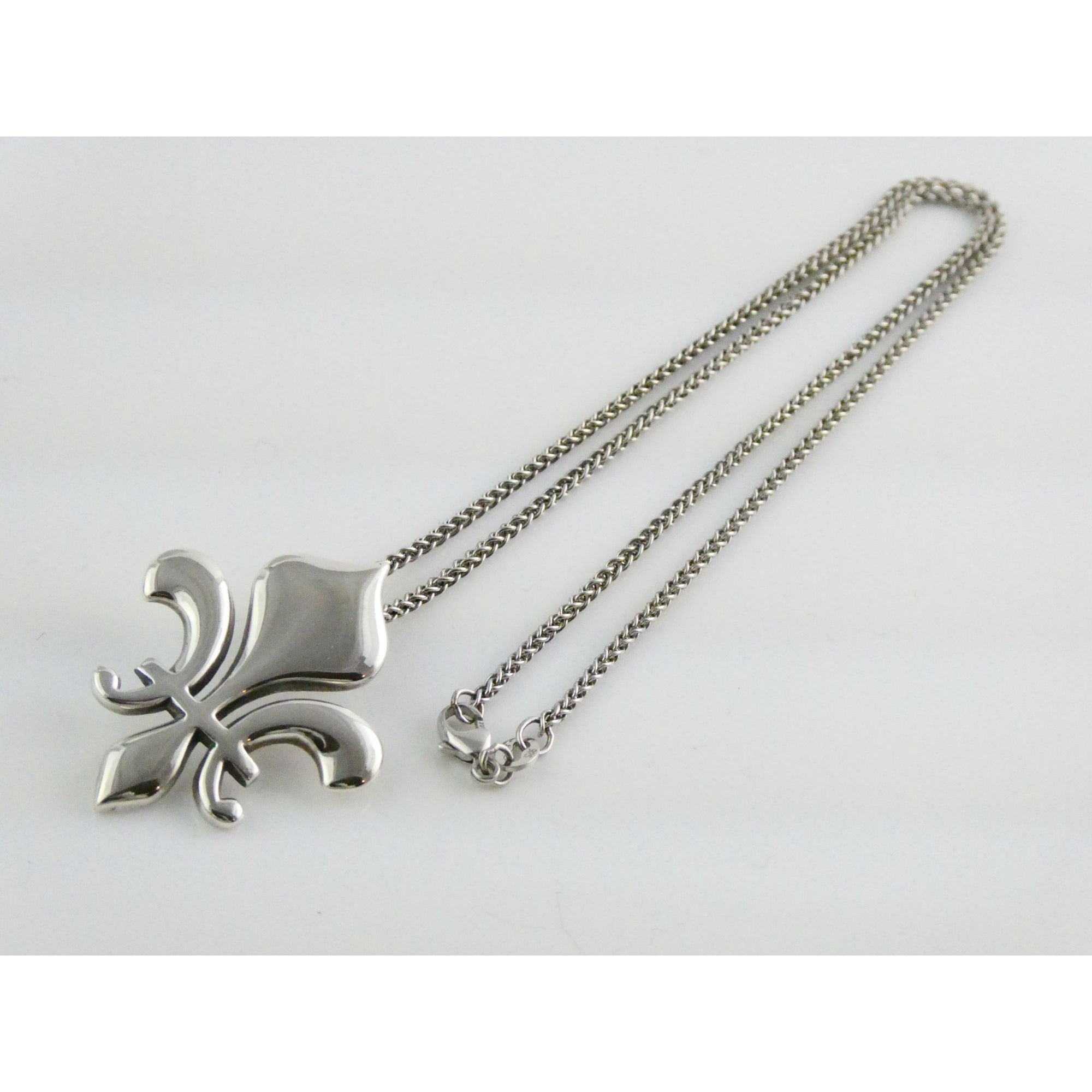 James Avery Retired Sterling Silver Fleur De Lis Pendant Necklace 13g 18 Inches
