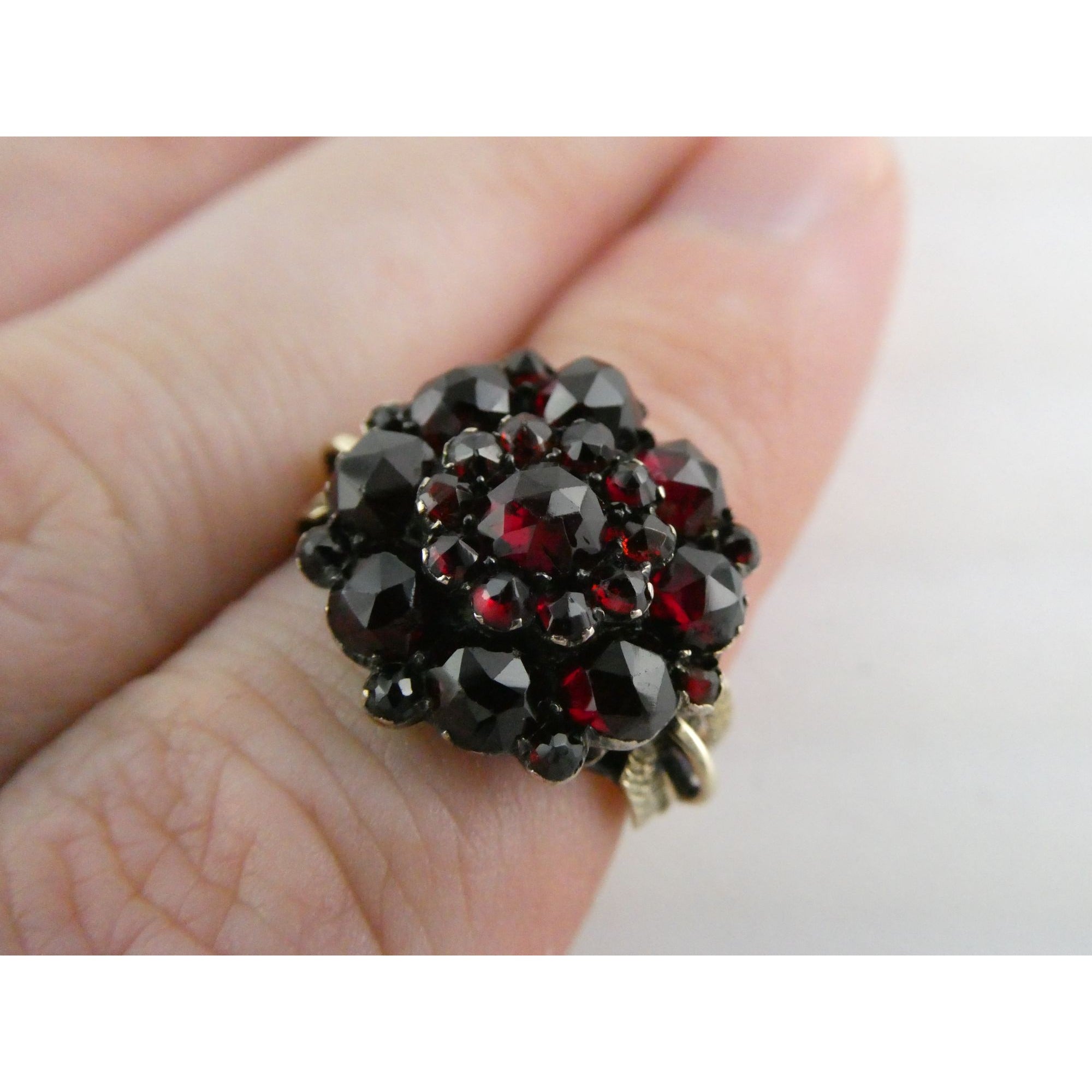 Antique Unmarked 14k Gold Rose Cut Garnet Ring Size 6.25 Weighs 4g 1 MISSING GEM