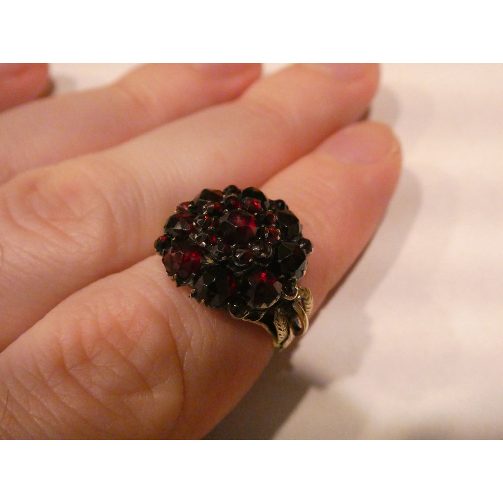 Antique Unmarked 14k Gold Rose Cut Garnet Ring Size 6.25 Weighs 4g 1 MISSING GEM
