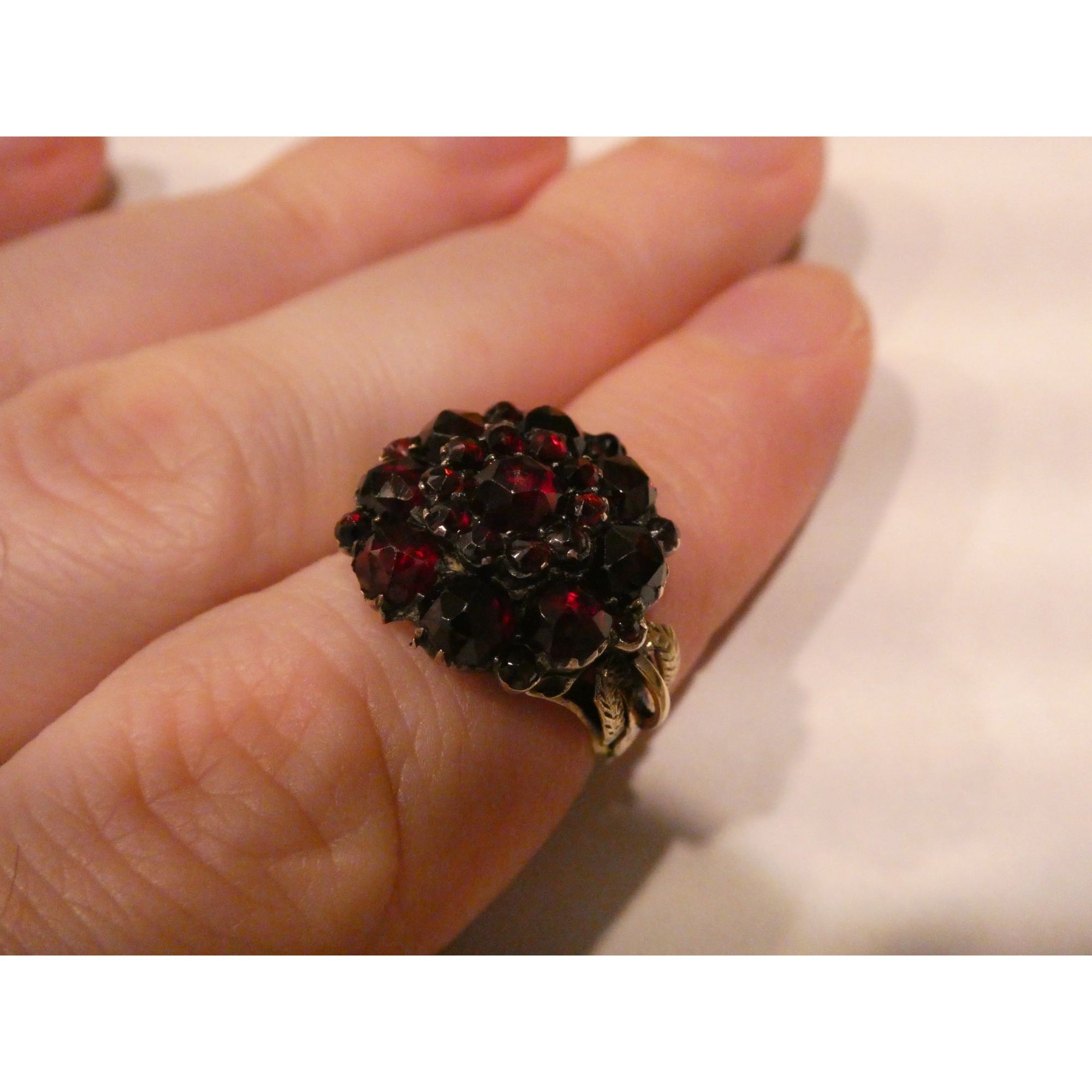 Antique Unmarked 14k Gold Rose Cut Garnet Ring Size 6.25 Weighs 4g 1 MISSING GEM