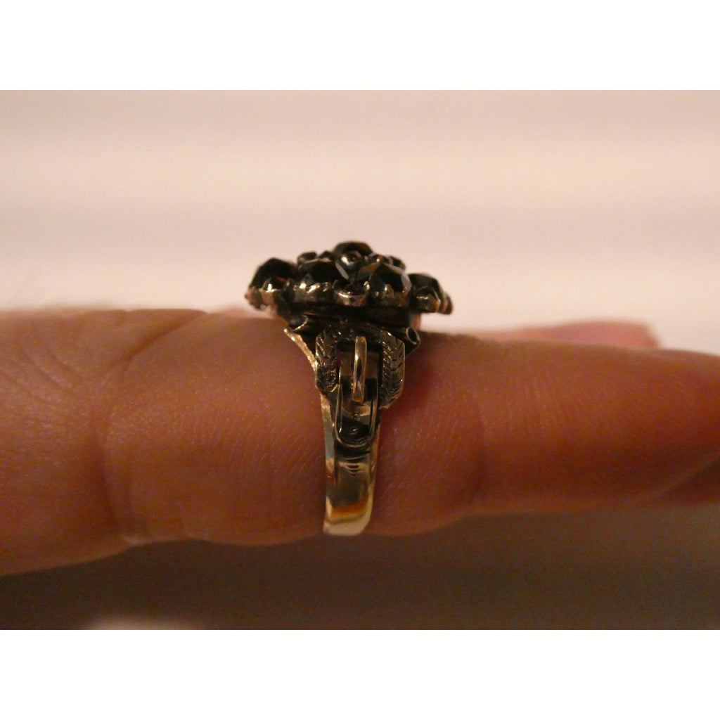 Antique Unmarked 14k Gold Rose Cut Garnet Ring Size 6.25 Weighs 4g 1 MISSING GEM