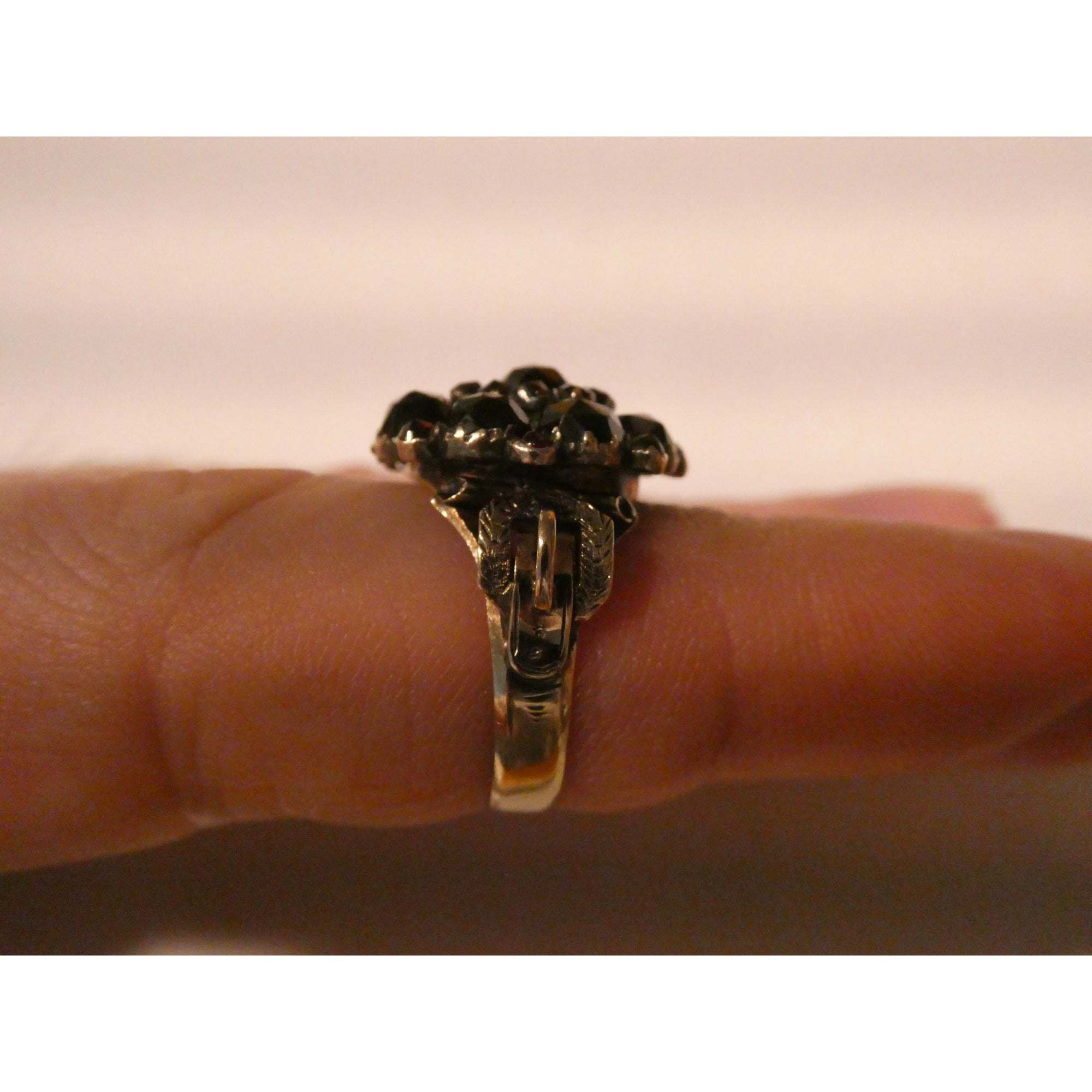 Antique Unmarked 14k Gold Rose Cut Garnet Ring Size 6.25 Weighs 4g 1 MISSING GEM