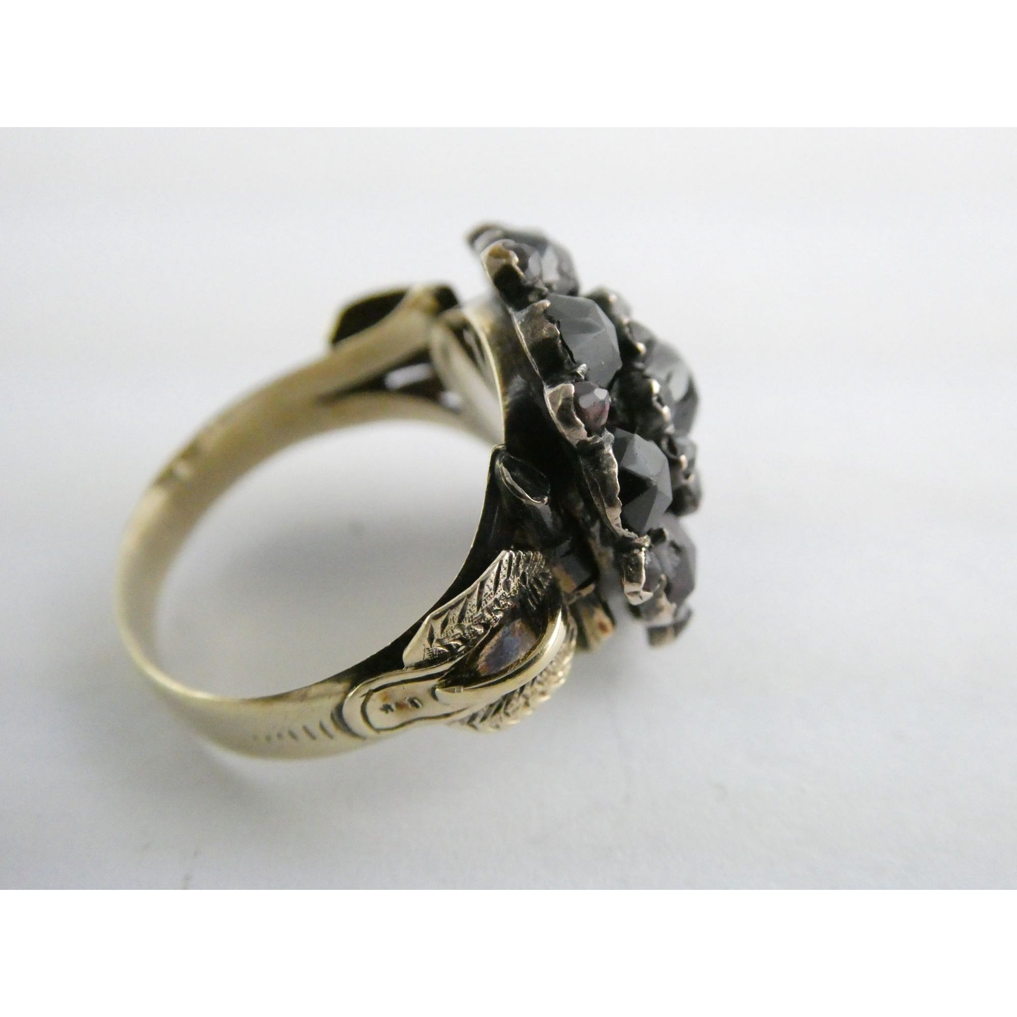 Antique Unmarked 14k Gold Rose Cut Garnet Ring Size 6.25 Weighs 4g 1 MISSING GEM