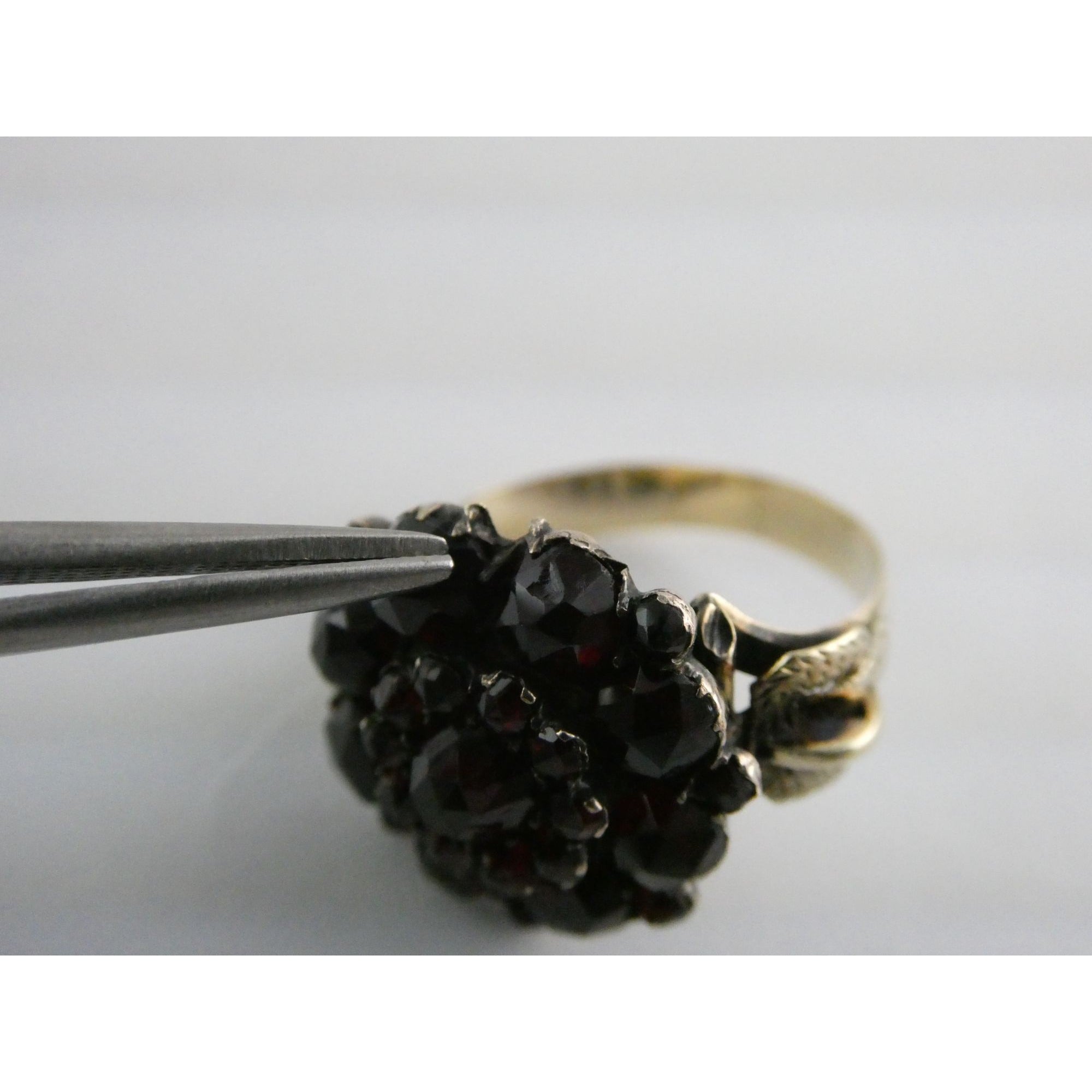 Antique Unmarked 14k Gold Rose Cut Garnet Ring Size 6.25 Weighs 4g 1 MISSING GEM