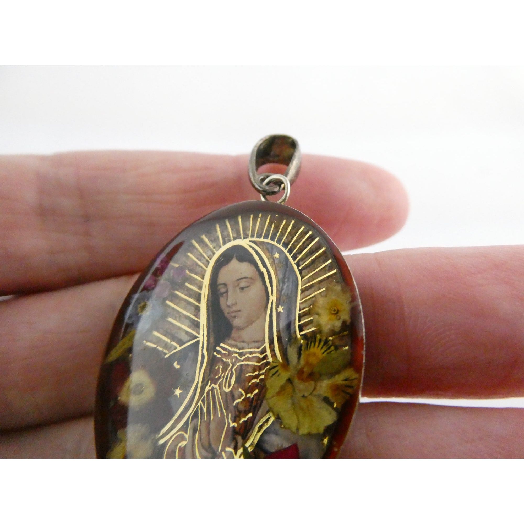Mexican Sterling Silver Resin Encased Dried Flowers Holy Mary Pendant 8.2g 46mm
