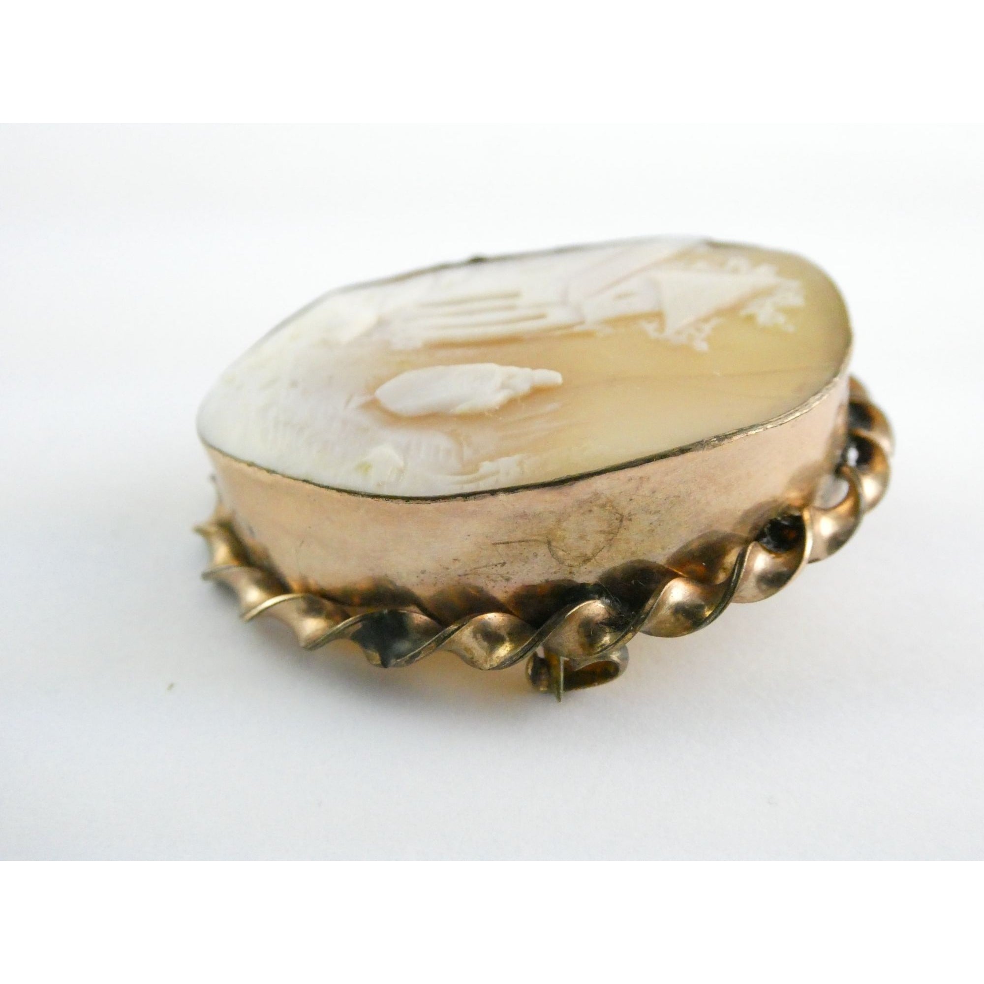 Antique Unmarked Goldtone Metal Carved Shell Cameo Landscape Scene Pin AS IS
