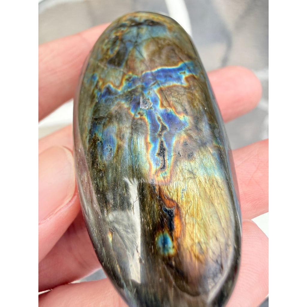 Polished Oval Form Labradorite Piece Specimen 66.6g Weight 2.75 Inch Max Length