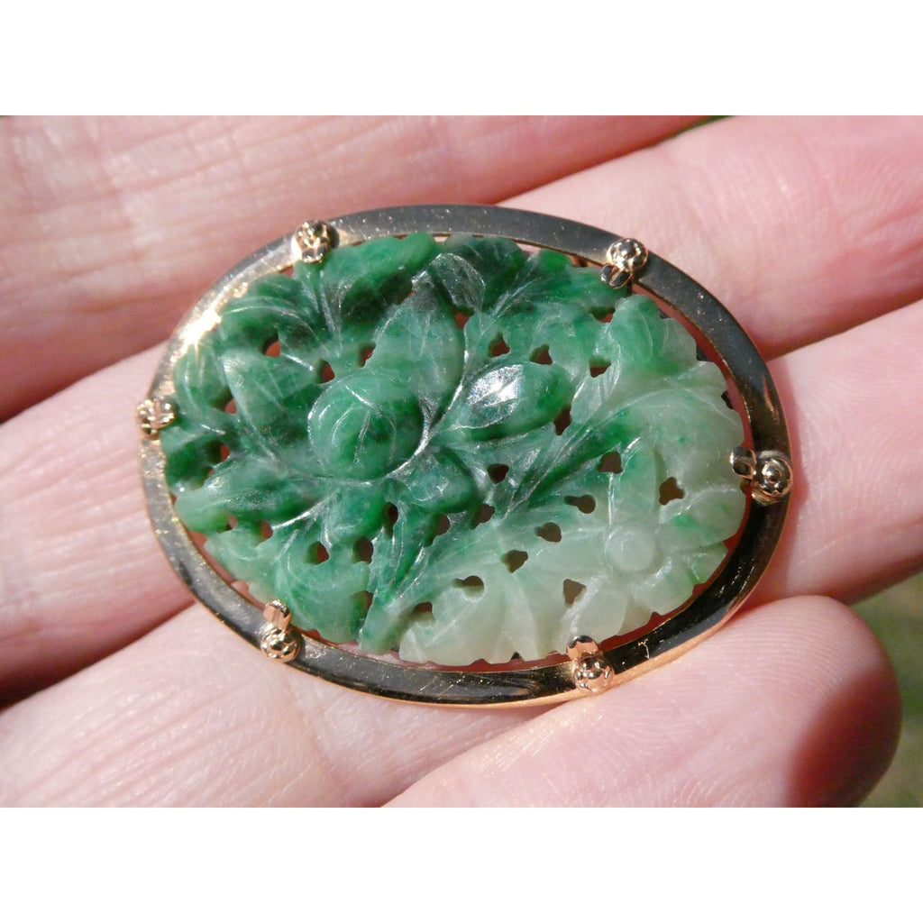 Vintage Chinese 14k Yellow Gold Carved Green Jade Pendant 9g 1.5 Inch Wide