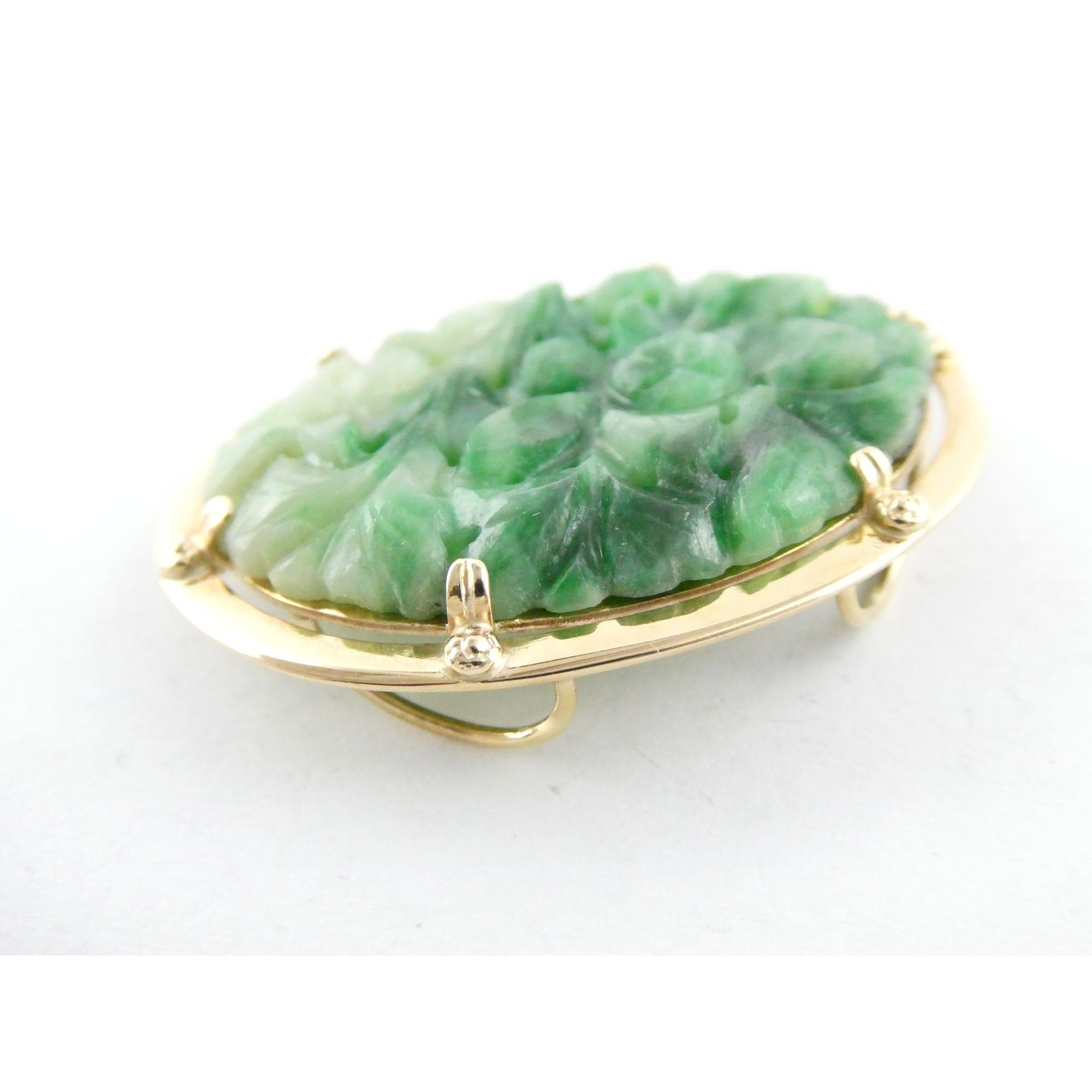 Vintage Chinese 14k Yellow Gold Carved Green Jade Pendant 9g 1.5 Inch Wide