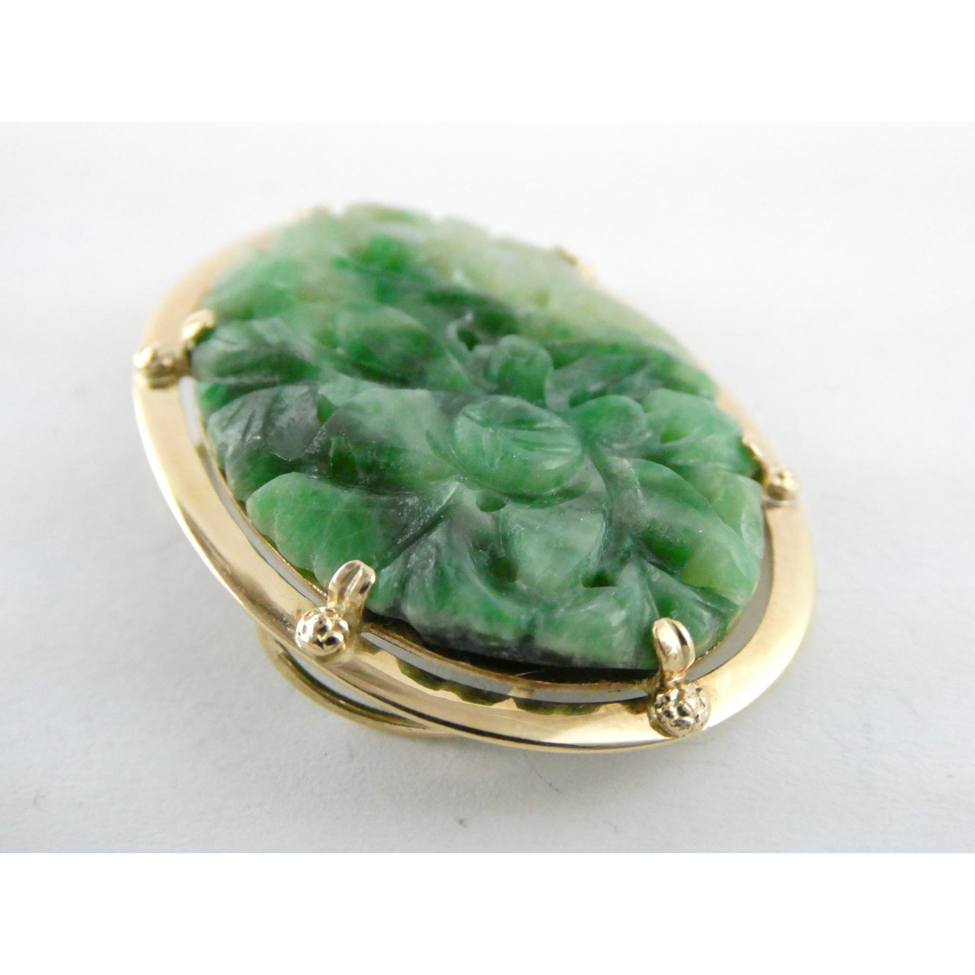 Vintage Chinese 14k Yellow Gold Carved Green Jade Pendant 9g 1.5 Inch Wide