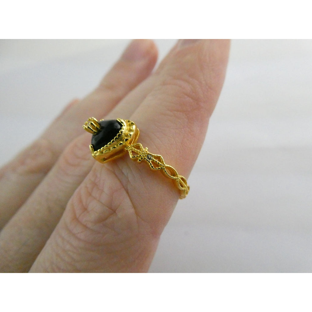 Gilt Sterling Silver Crystal Accent Black Onyx Heart Ring Size 7.75 Weighs 2.2g